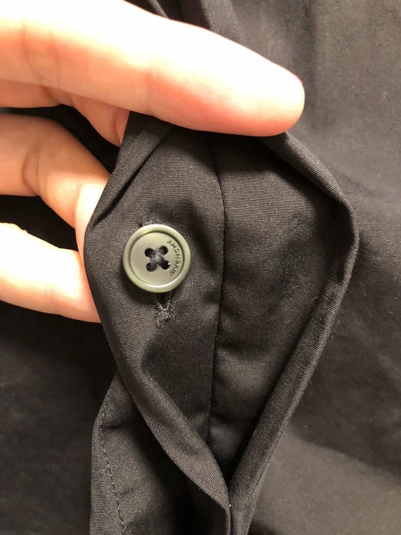 Givenchy Givenchy Size37 Men's shirt purchased from the USA Size US M / EU 48-50 / 2 - 4 Thumbnail