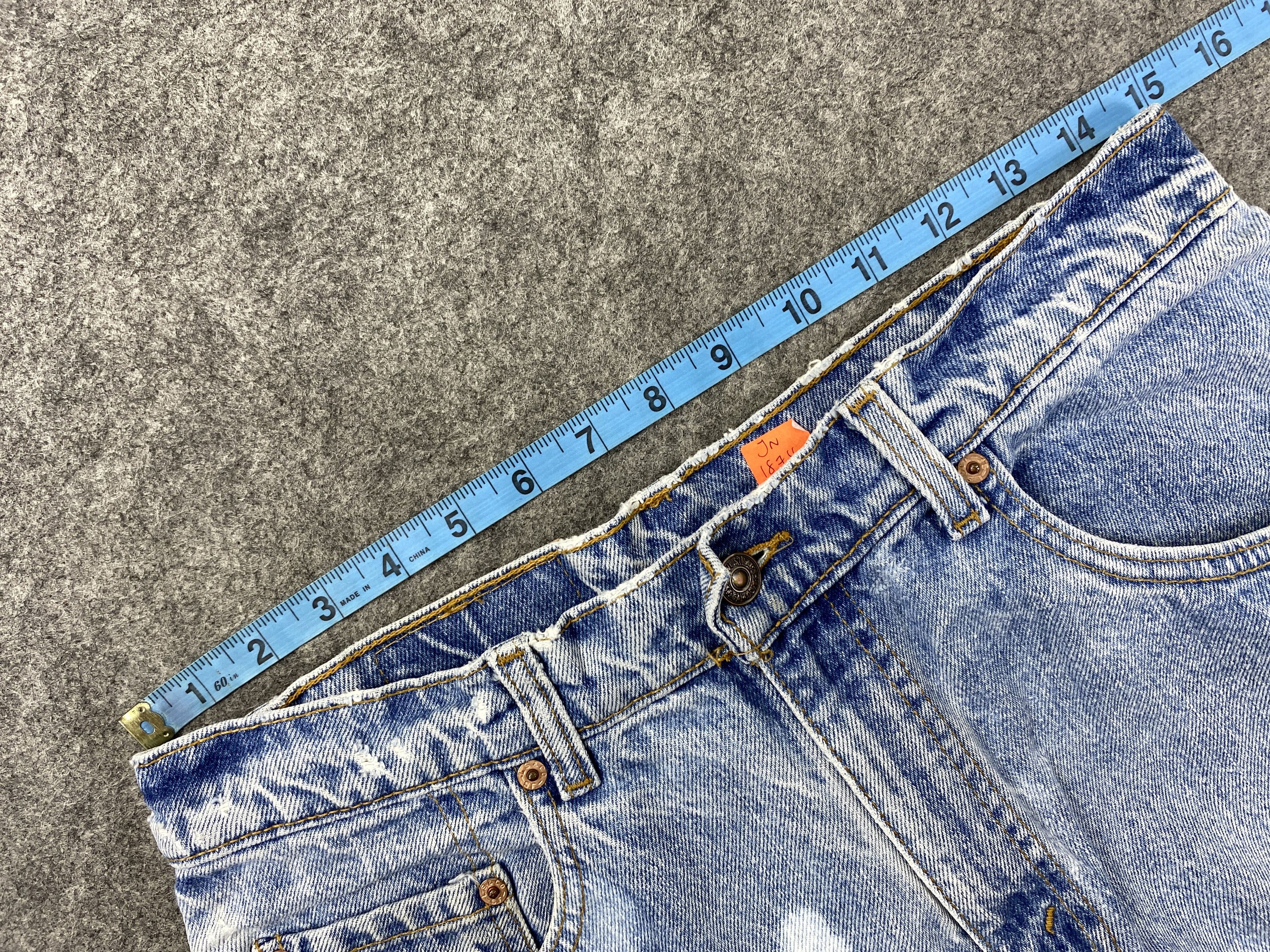 Japanese Brand 90's Light Blue Wash Vintage Levi's 560 USA 30x30 -JN1874 Size US 30 / EU 46 - 5 Thumbnail