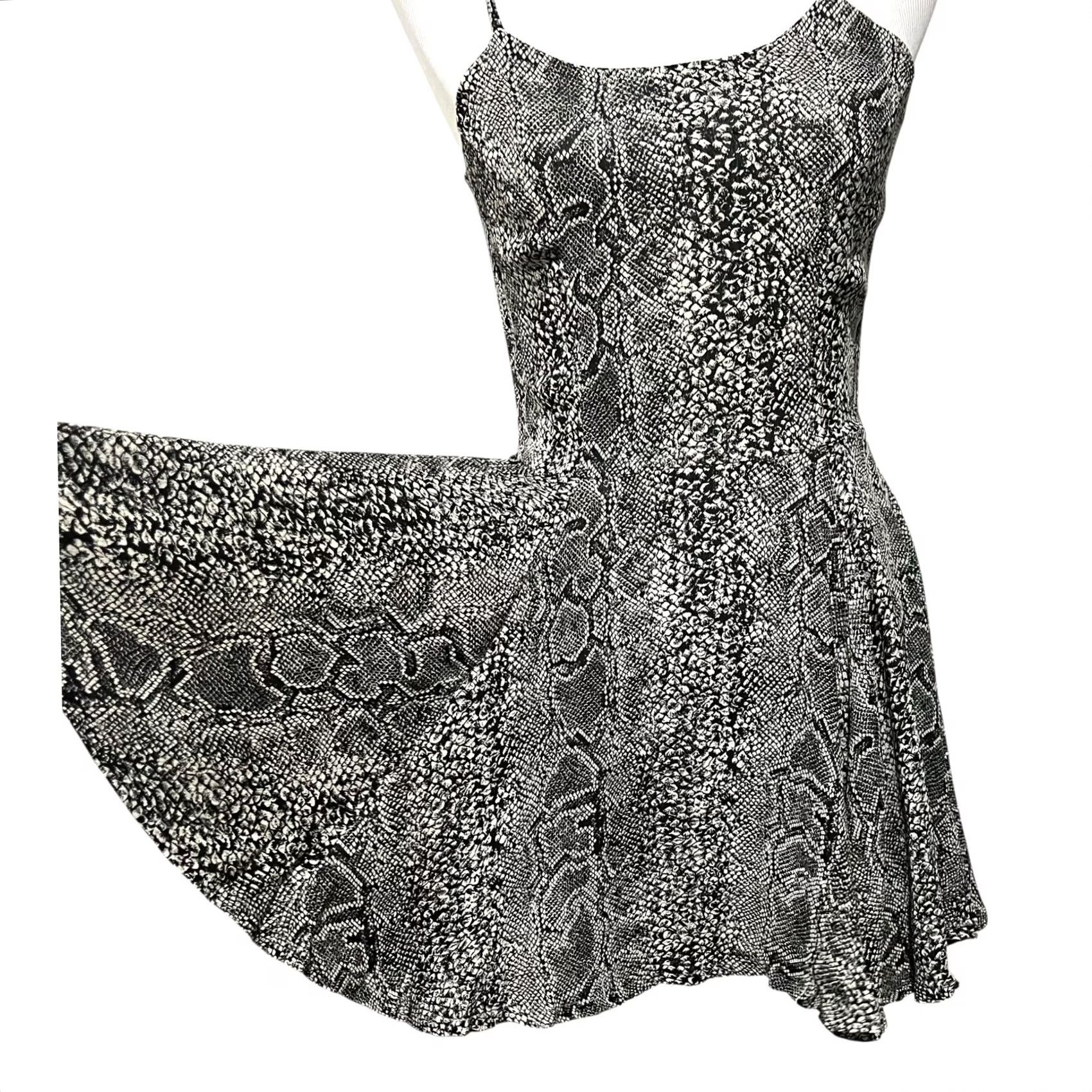 Vintage VINTAGE 90s Y2K Snakeskin Print Mini Dress Fits Flare Spaghetti Straps Women’s S Black Rayon Short Sleeve Party/Cocktail 90s Y2K Theme Womens Size S / US 4 / IT 40 - 2 Thumbnail