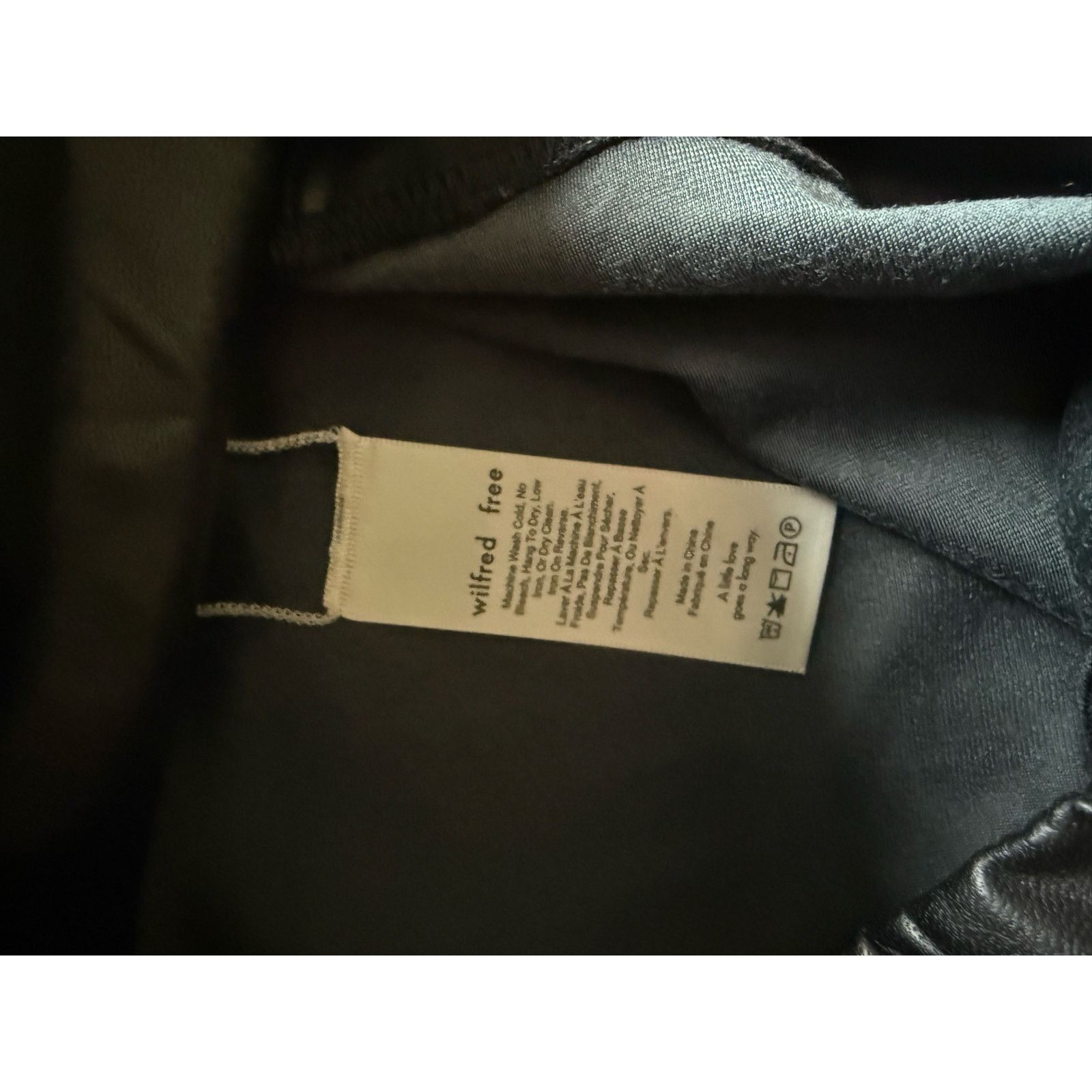 Aritzia $138 New Aritzia Wilfred Daria Faux Leather Leggings S Black Size 27" / US 4 / IT 40 - 6 Thumbnail