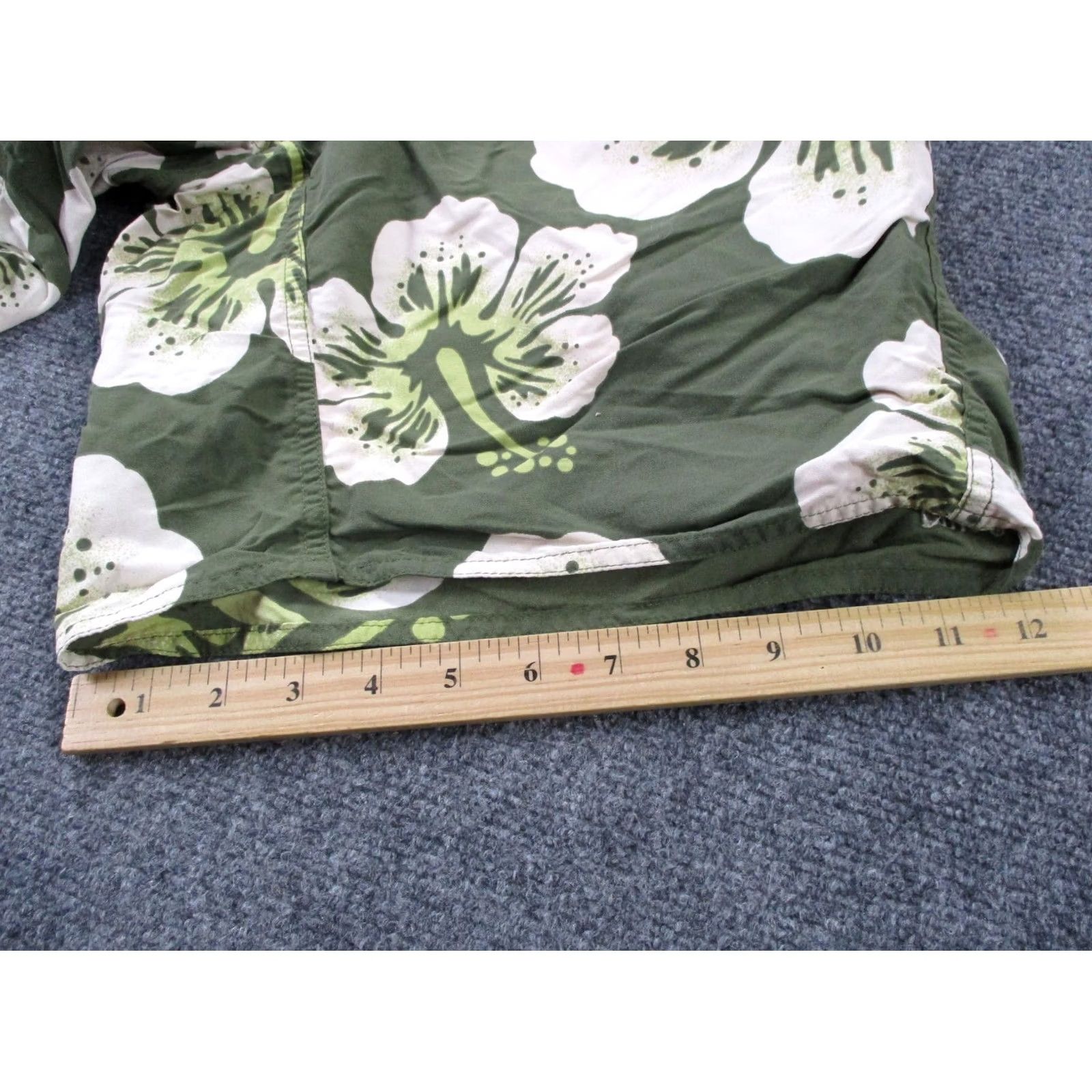 Patagonia Patagonia Board Shorts Mens 36 Green Floral Wavefarer Unlined Swim Trunks 86771 Size US 36 / EU 52 - 5 Thumbnail