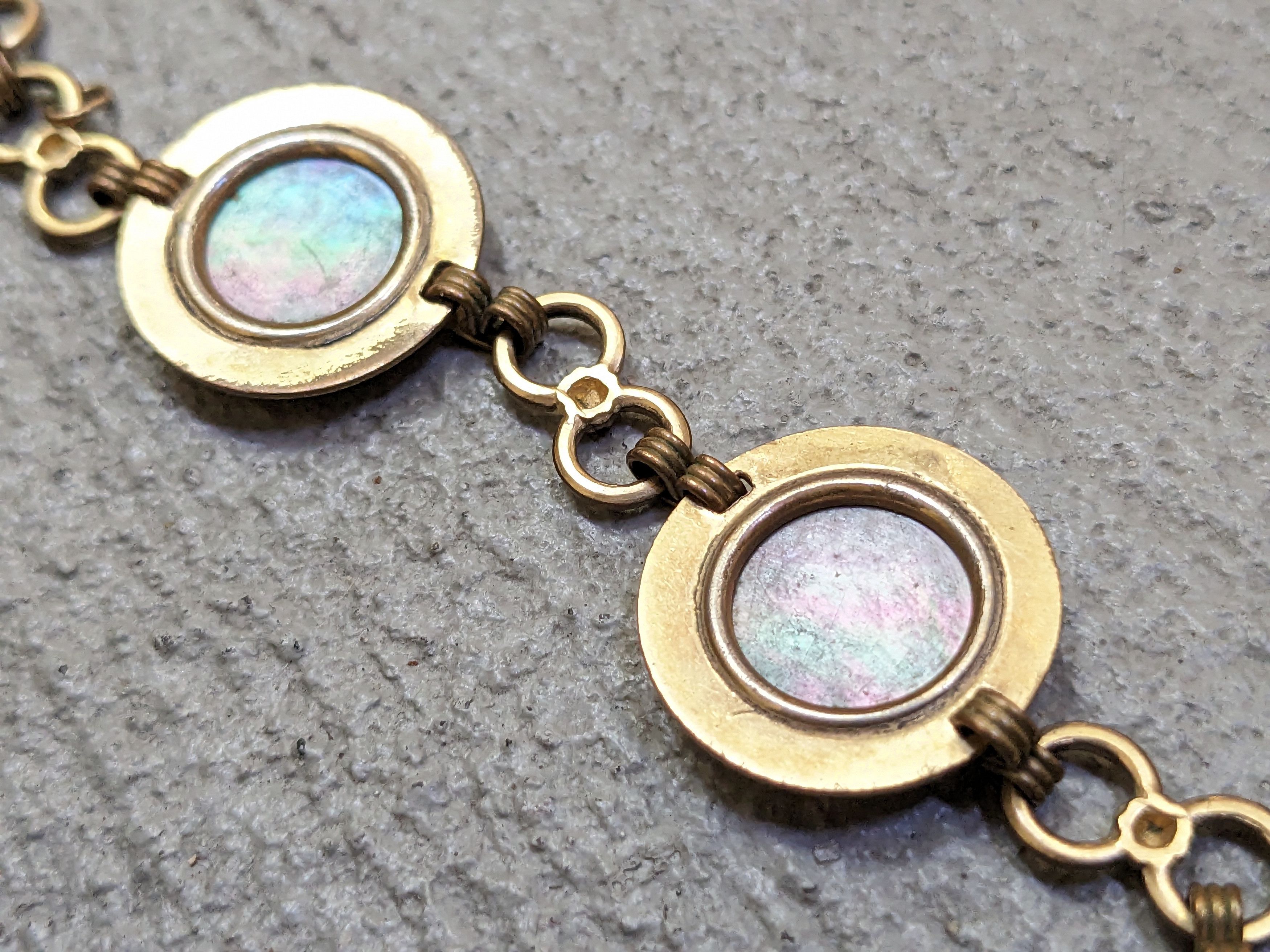 Jewelry × Vintage Vintage Bracelet 7.25" Abalone Round Link Chain Gold Tone Size ONE SIZE - 6 Thumbnail
