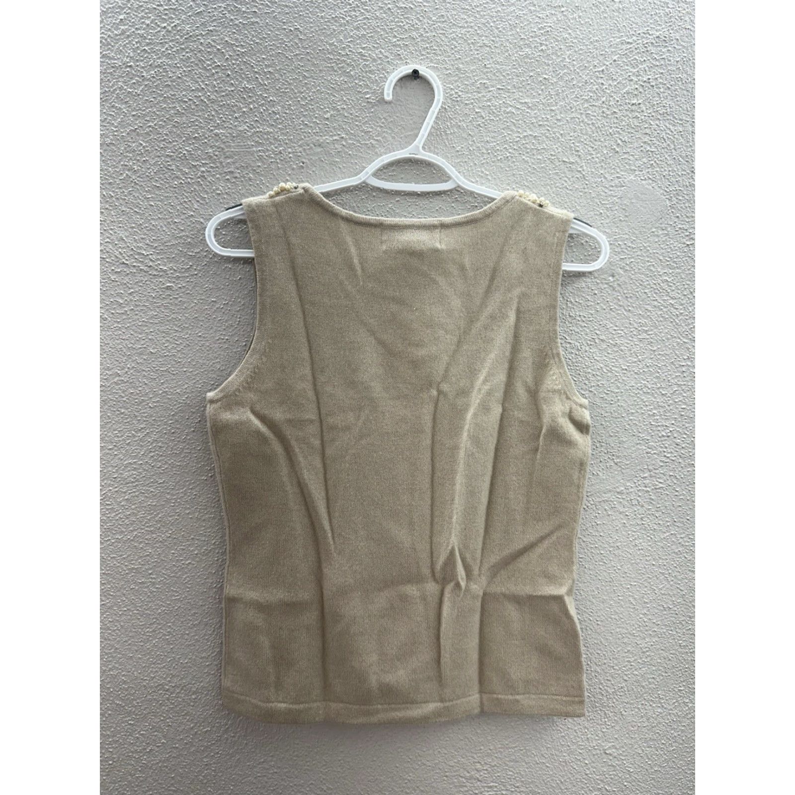 Bloomingdale's Bloomingdale's Tank Top Women's Medium Ivory Cashmere Embellished NWT Vintage No Size M / US 6-8 / IT 42-44 - 7 Thumbnail