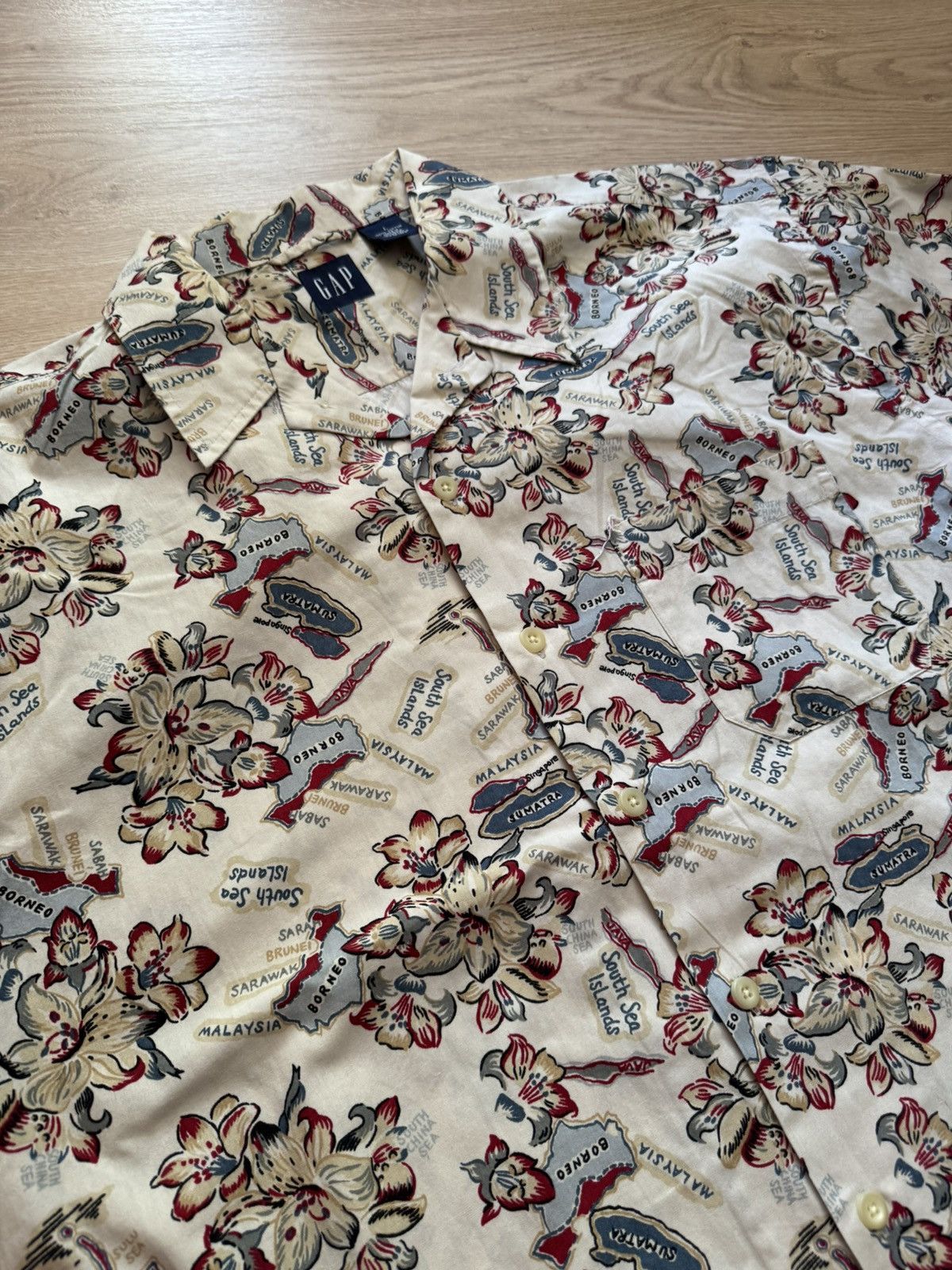Gap Vintage 00’s GAP Over Print Hawaiian Style Shirt Size US XL / EU 56 / 4 - 2 Thumbnail