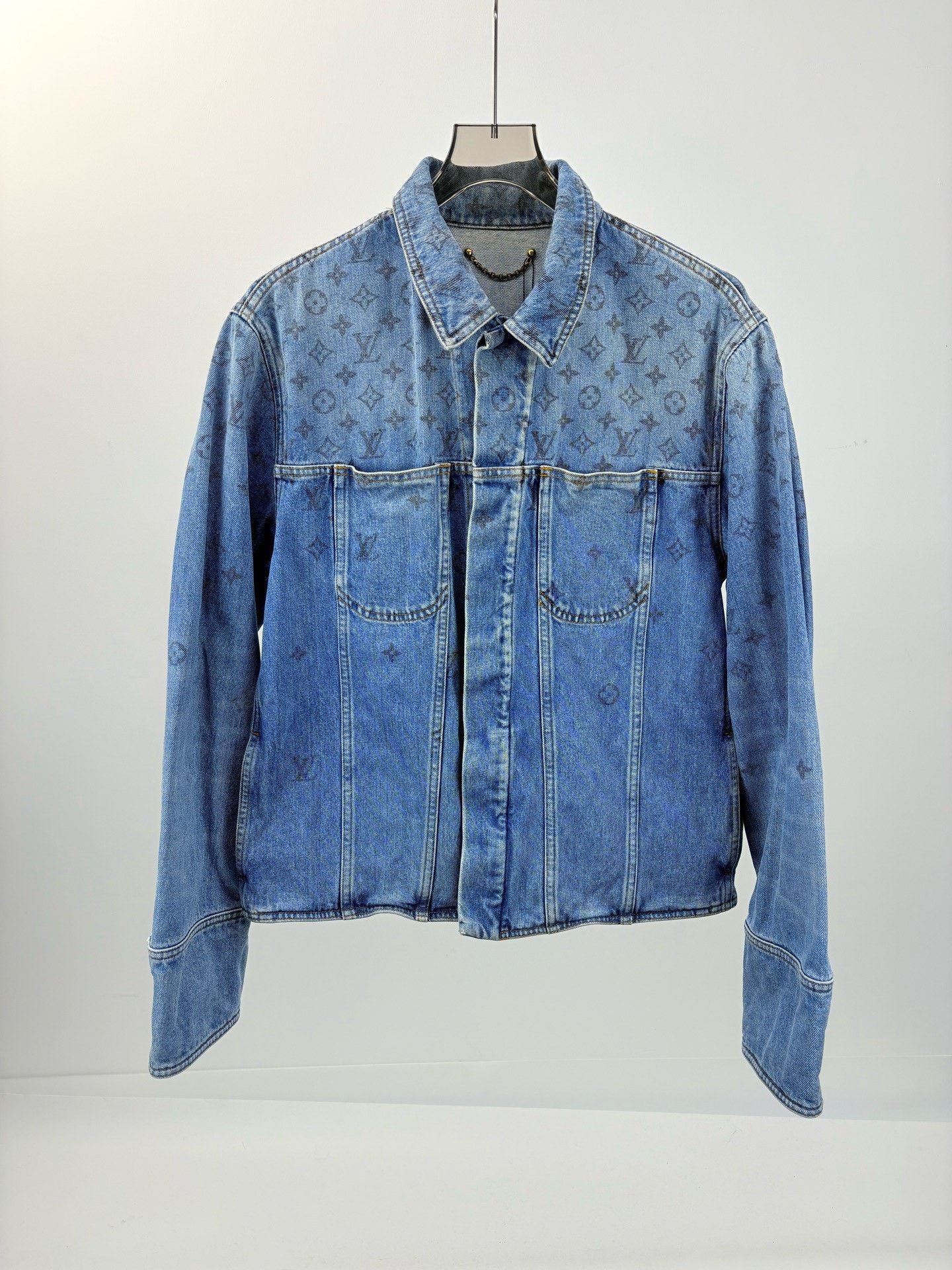 Louis Vuitton Louis Vuitton Gradient Monogram Denim Jacket Size XXL / US 16-18 / IT 52-54 - 1 Thumbnail
