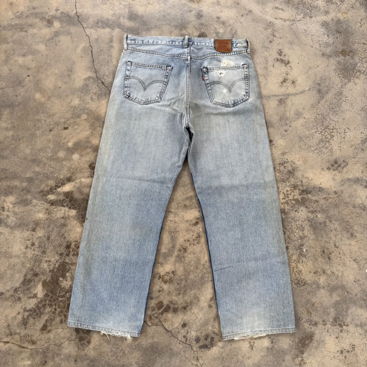 Vintage Levi’s 503 faded rippep jean denim pants
