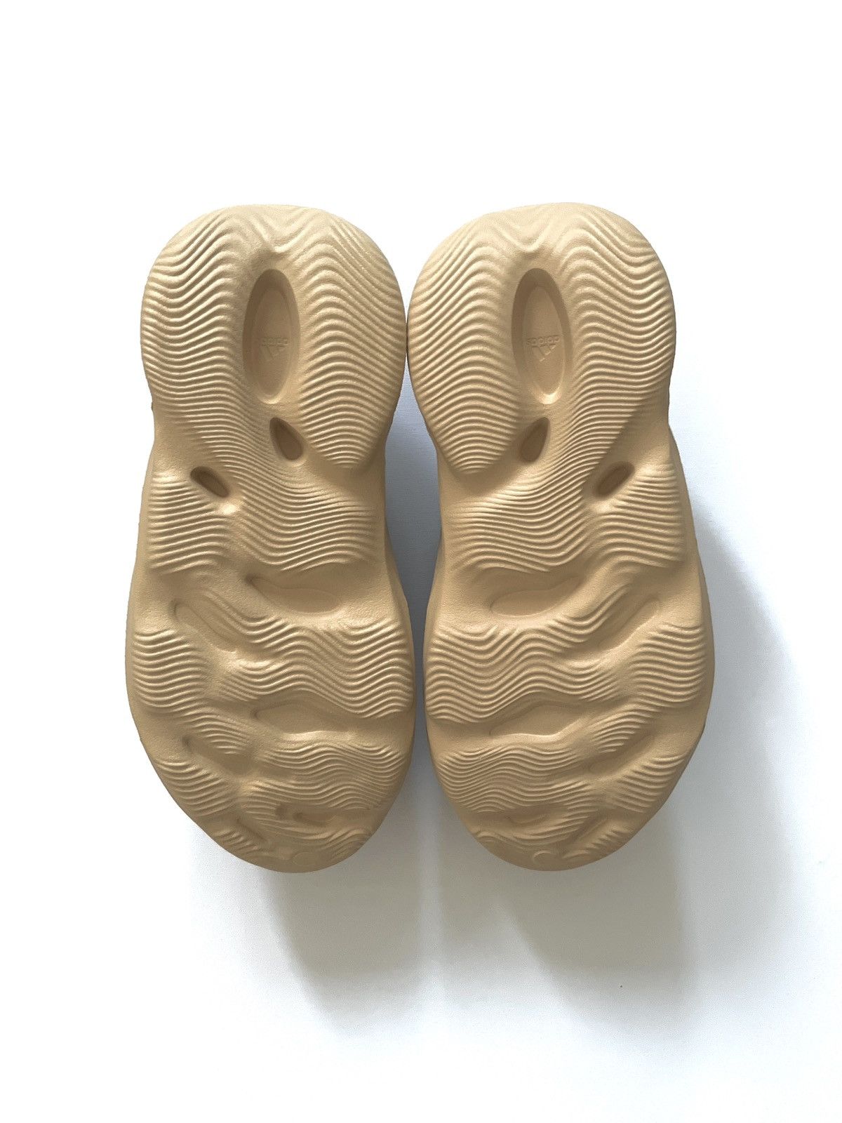 Yeezy YEEZY FOAM RNRS - Desert sand Size US 11 / EU 44 - 3 Thumbnail