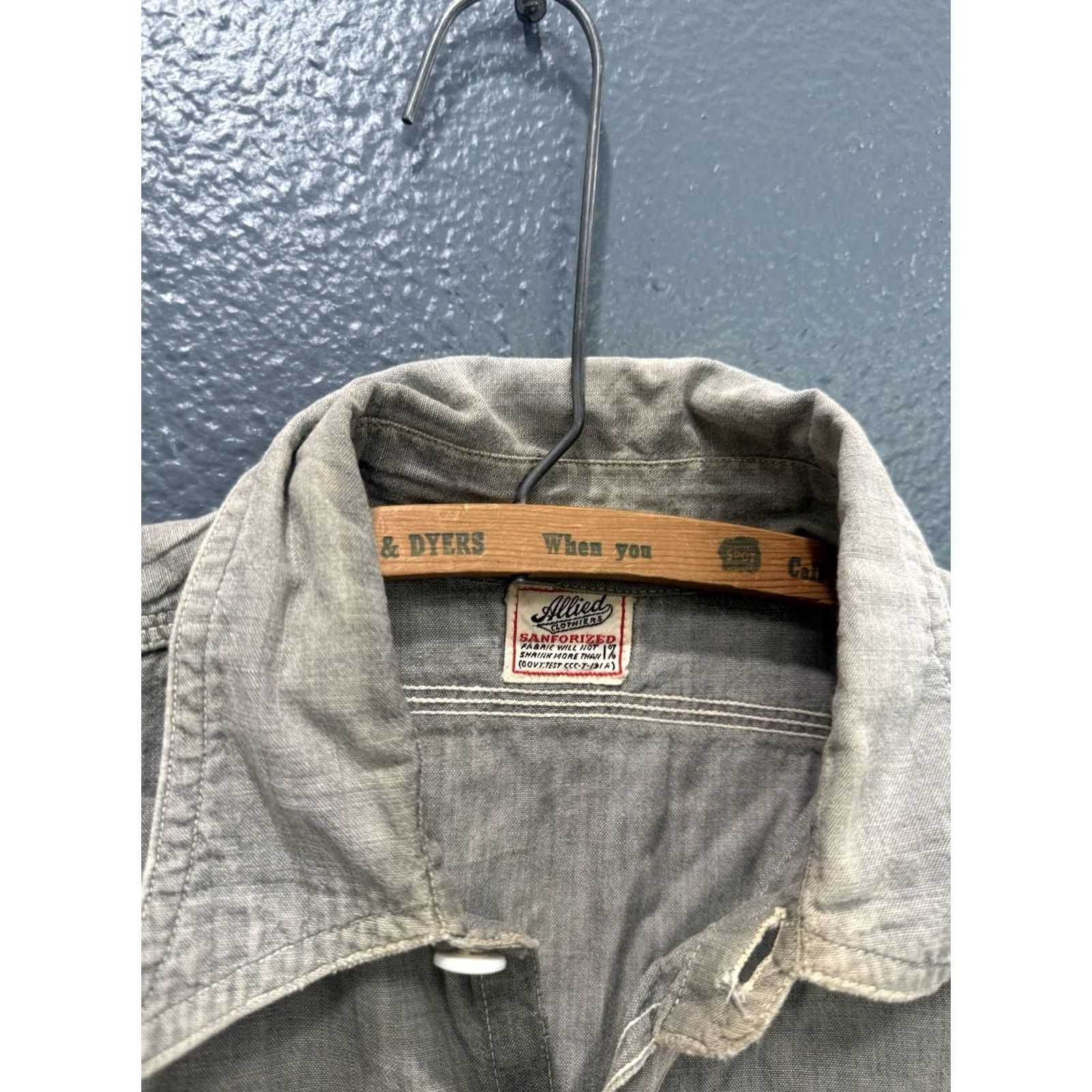 Vintage VINTAGE Allied Clothiers Gray Cotton Button-Up Shirt Men Large 40s decade Mens Size L Size US L / EU 52-54 / 3 - 2 Thumbnail