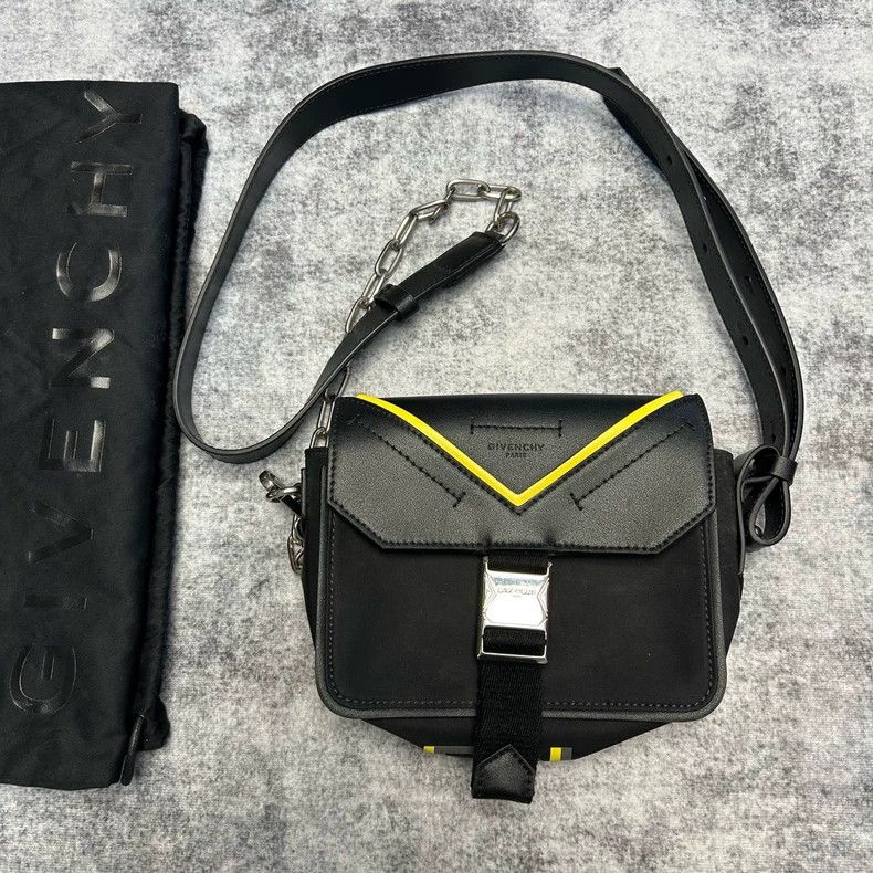 Givenchy Givenchy Flap black green tofu bag Size ONE SIZE - 1 Thumbnail