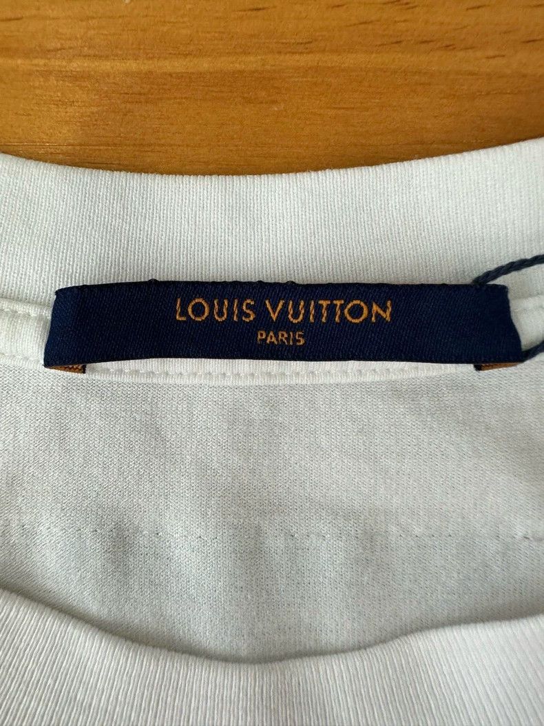 Louis Vuitton Louis Vuitton Logo Flame Graffiti Short Sleeve T-Shirt Size US M / EU 48-50 / 2 - 3 Thumbnail