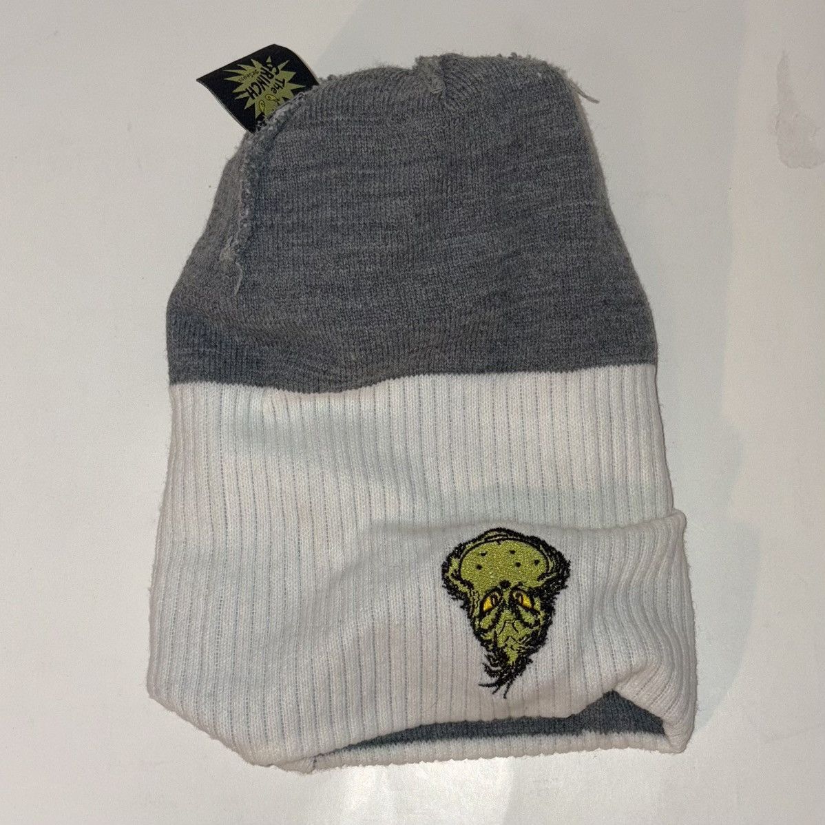 Mad Engine The Grinch Dr. Seuss MAD Engine Winter Toque Pom Beanie Hat Size ONE SIZE - 10 Thumbnail