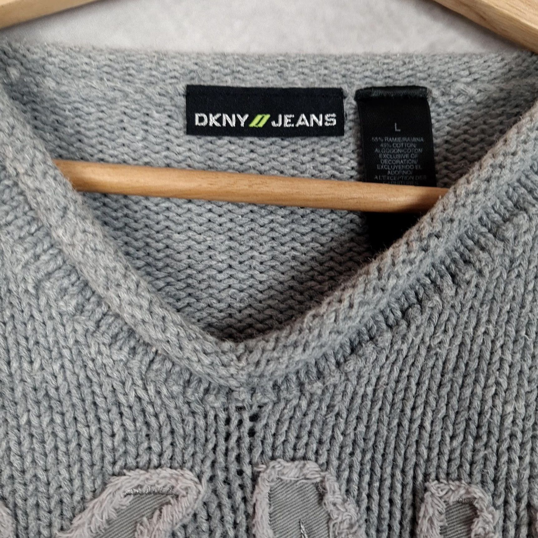 DKNY VINTAGE DKNY Sweater Womens Large Gray Logo V-Neck Knit Pullover Relaxed 90s Mens Womens Size L / US 10 / IT 46 - 3 Thumbnail