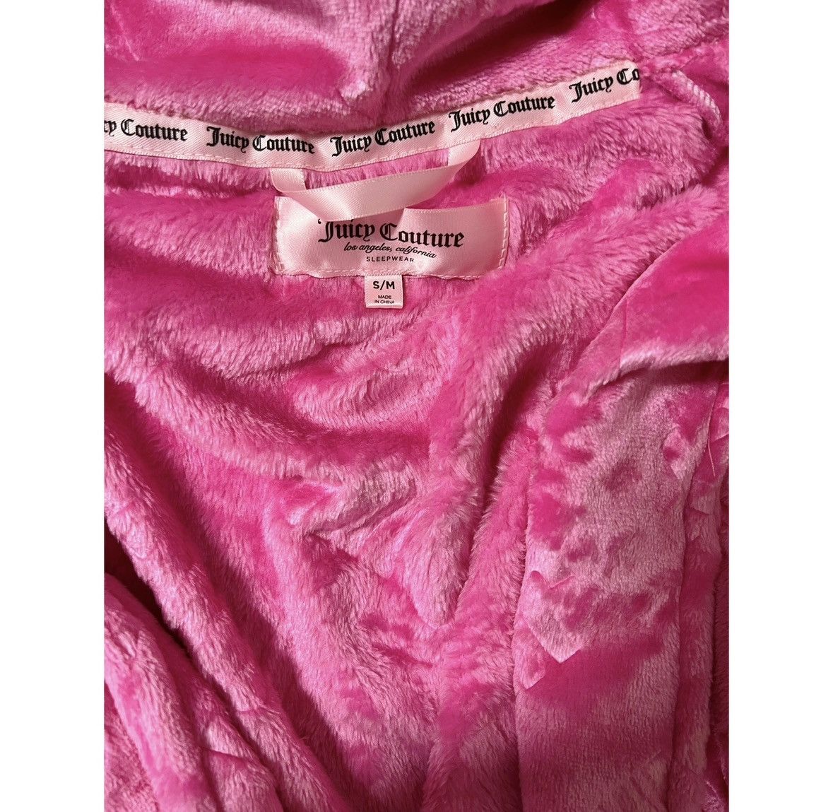 Juicy Couture Juicy Couture Pink Y2K Plush Spa Robe Bathrobe Size S/M 👑✨ Size ONE SIZE - 5 Thumbnail
