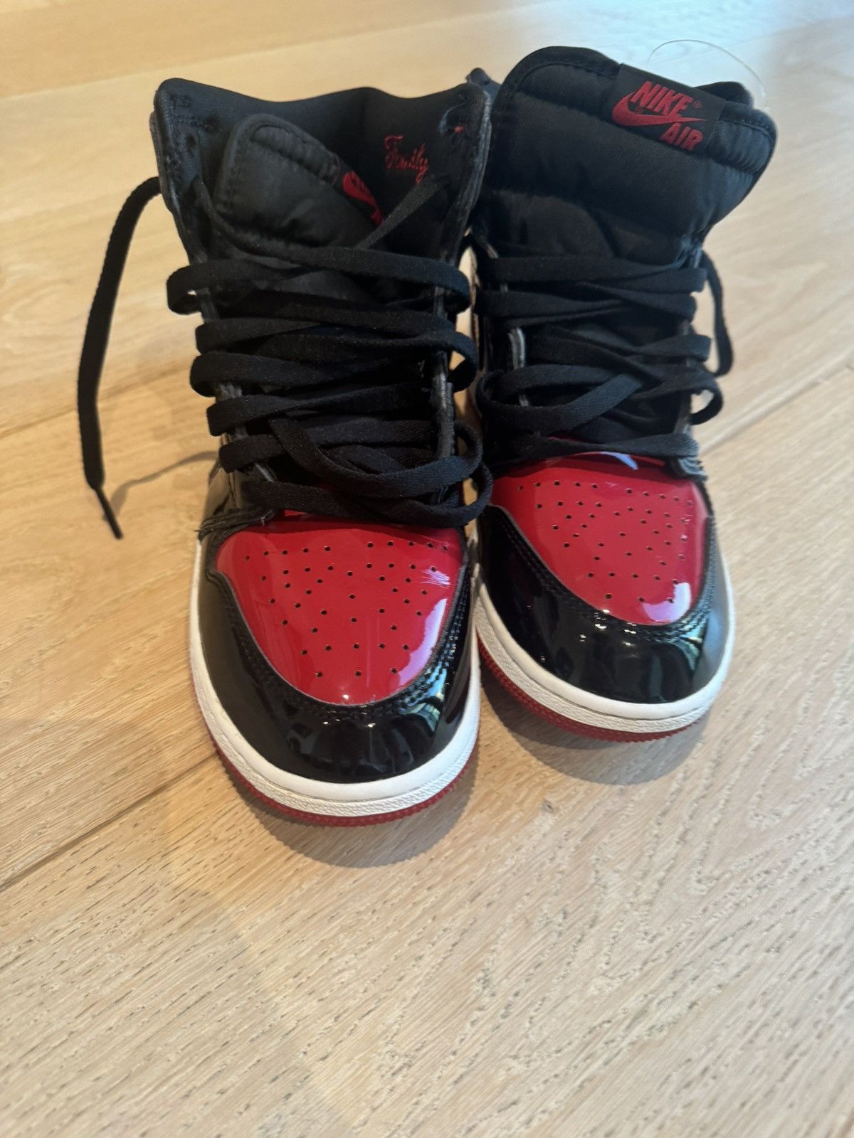 Jordan Brand × Nike Jordan 1 patent bred Size US 7 / EU 40 - 1 Thumbnail