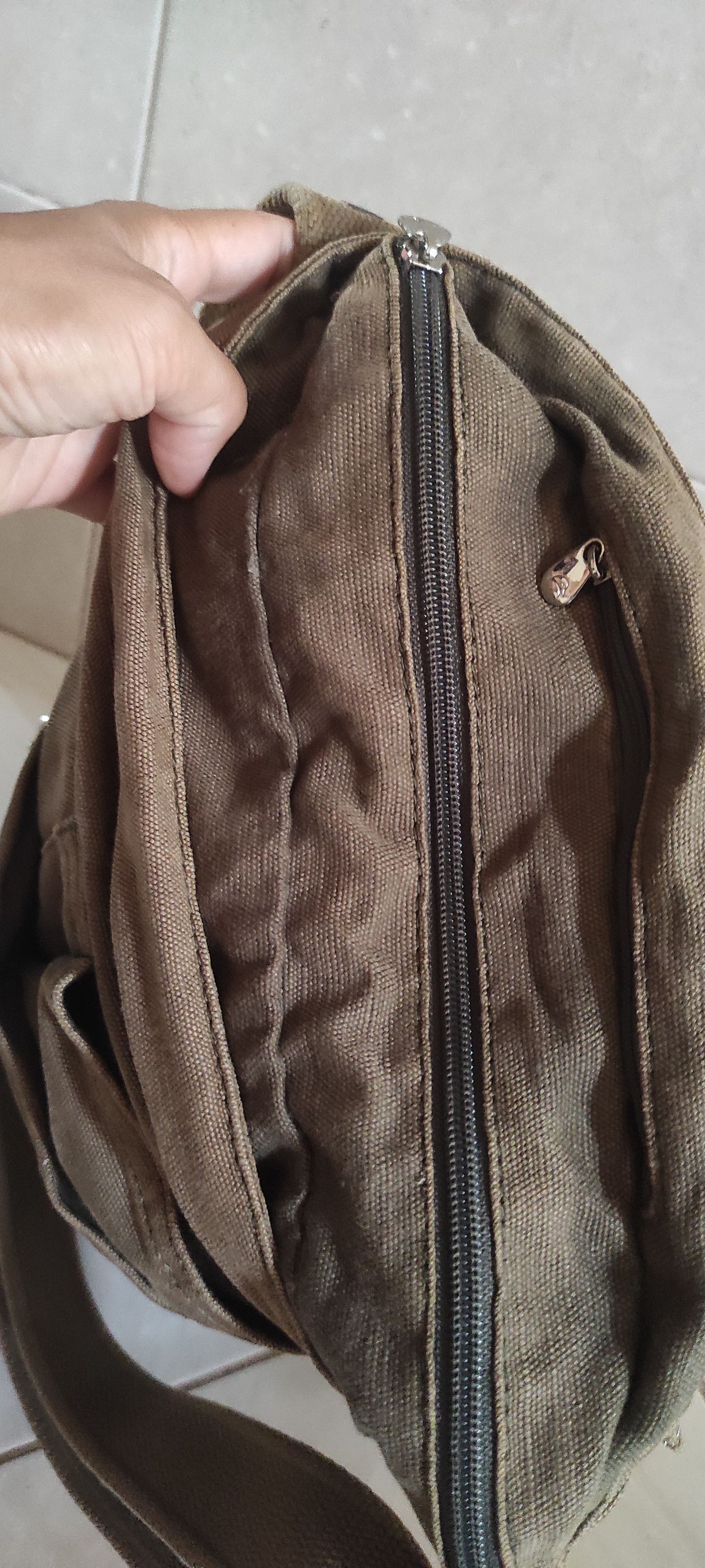 Mandarina Duck × Vintage Mandarina Duck Olivre Green Army Textured Crossbody Bag Size ONE SIZE - 25 Thumbnail