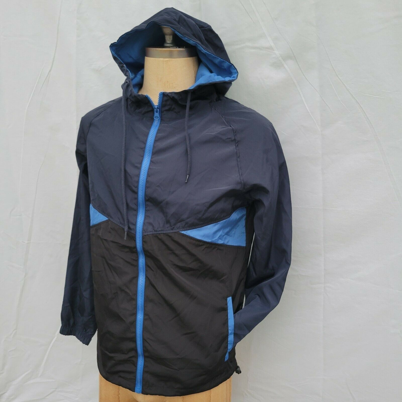 Other Men's Beautiful Giant. Windbreaker Hoodie Jacket. M Size US M / EU 48-50 / 2 - 1 Thumbnail