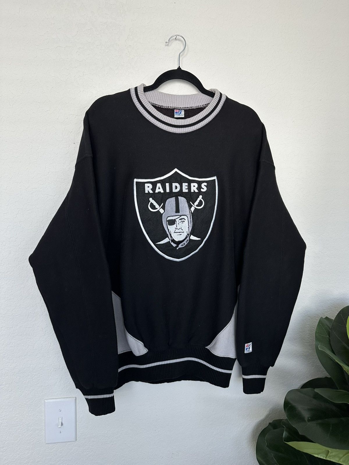 NFL × The Game × Vintage Vintage 90s The Game LA Raiders Big Logo Crewneck Sweatshirt Size US M / EU 48-50 / 2 - 3 Thumbnail
