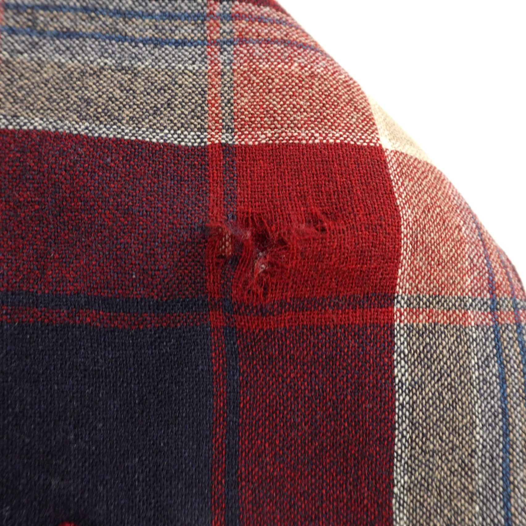Pendleton VINTAGE Pendleton Wool Flannel Shirt Mens Medium Red Blue Plaid Button-Up 70s 80s Outdoor Size US M / EU 48-50 / 2 - 5 Thumbnail