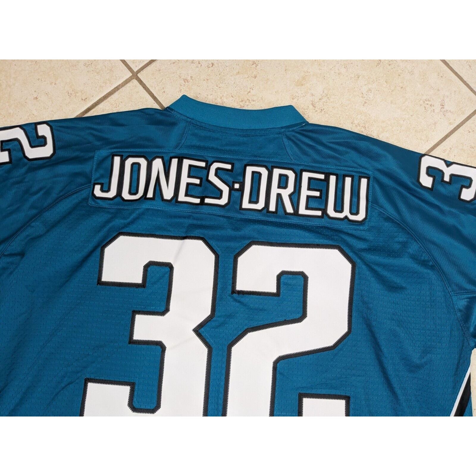 Reebok Jacksonville Jaguars STITCHED Jones-Drew Jersey Reebok 3XL Size US XXL / EU 58 / 5 - 11 Thumbnail