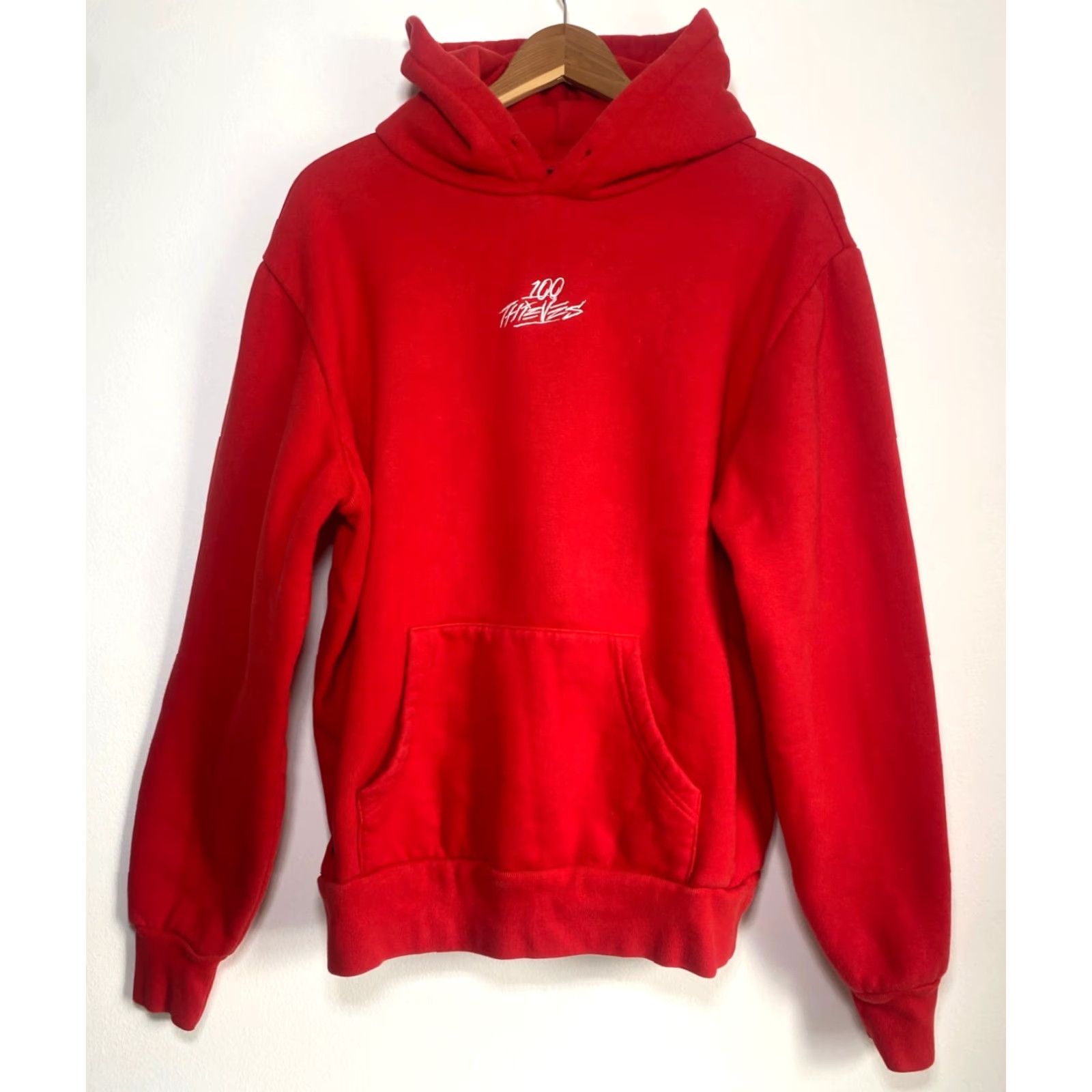 100 Thieves VINTAGE 100 Thieves Hoodie Men’s Classic Red City Streetwear Hoodie, Size M, Logo Hooded, Cotton Fleece, Heavyweight Pullover, Mens Size US M / EU 48-50 / 2 - 3 Thumbnail