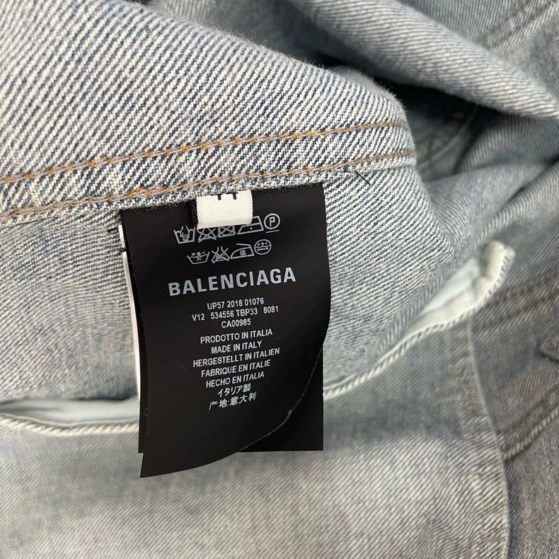 Balenciaga Balenciaga graffiti denim jacket Size US M / EU 48-50 / 2 - 7 Thumbnail
