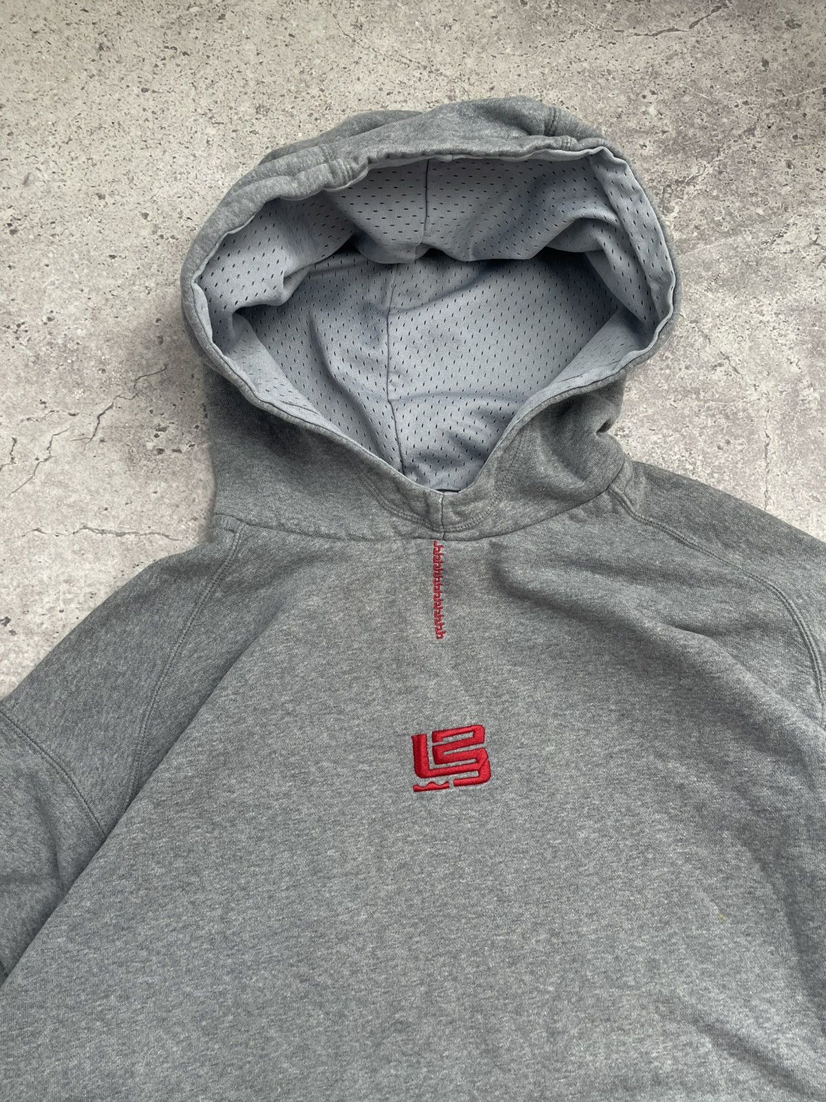 Nike Vintage 00s Lebron James Nike Hoodie Size L Size US L / EU 52-54 / 3 - 2 Thumbnail