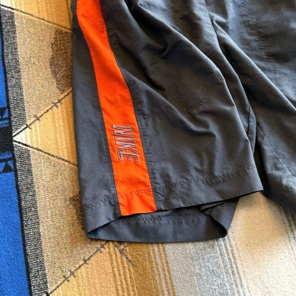 Nike VINTAGE Nike Board Shorts Swim Trunks Size Medium Gray Orange Liner Mens Y2K Size US 31 - 5 Thumbnail