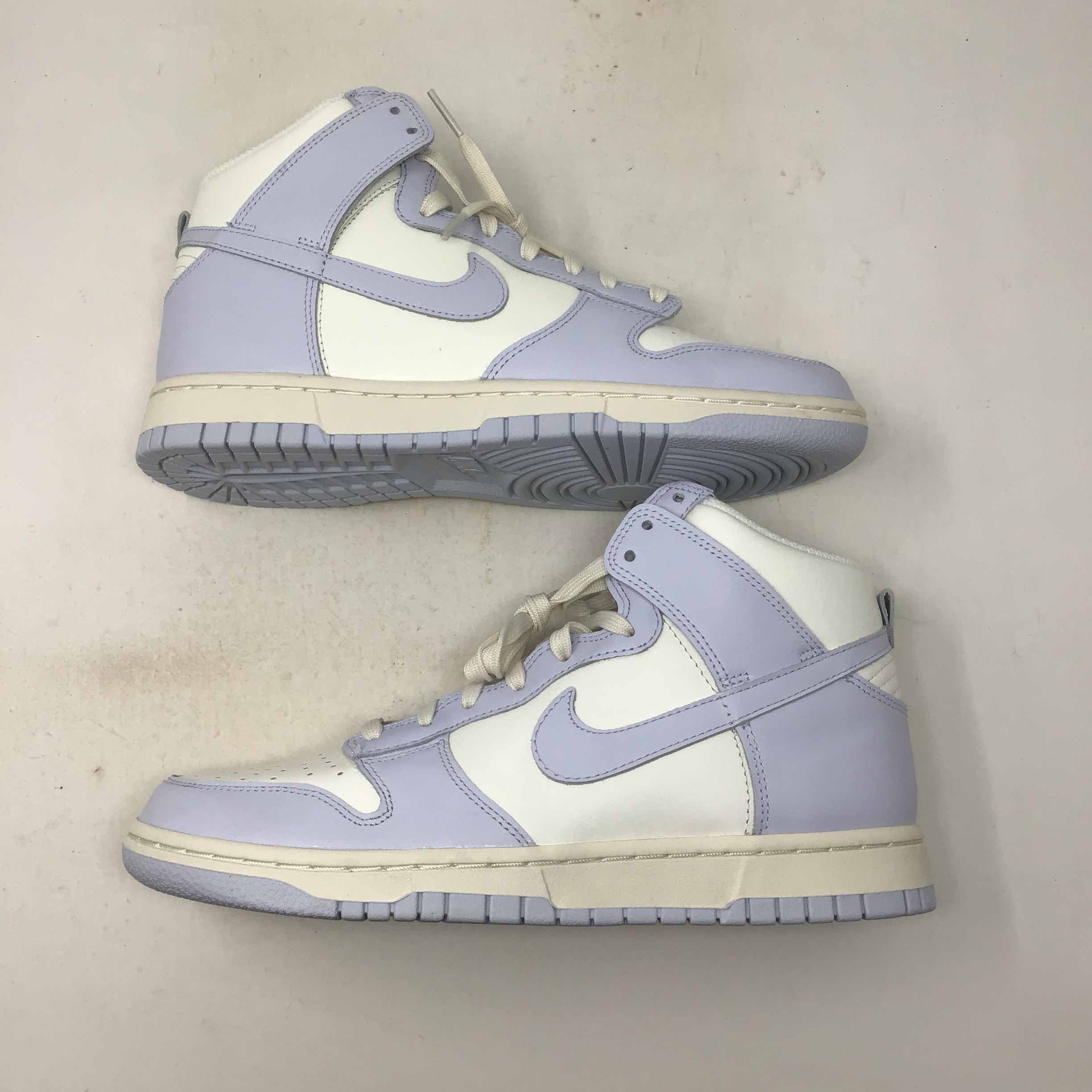 Wmns Dunk High Football Grey