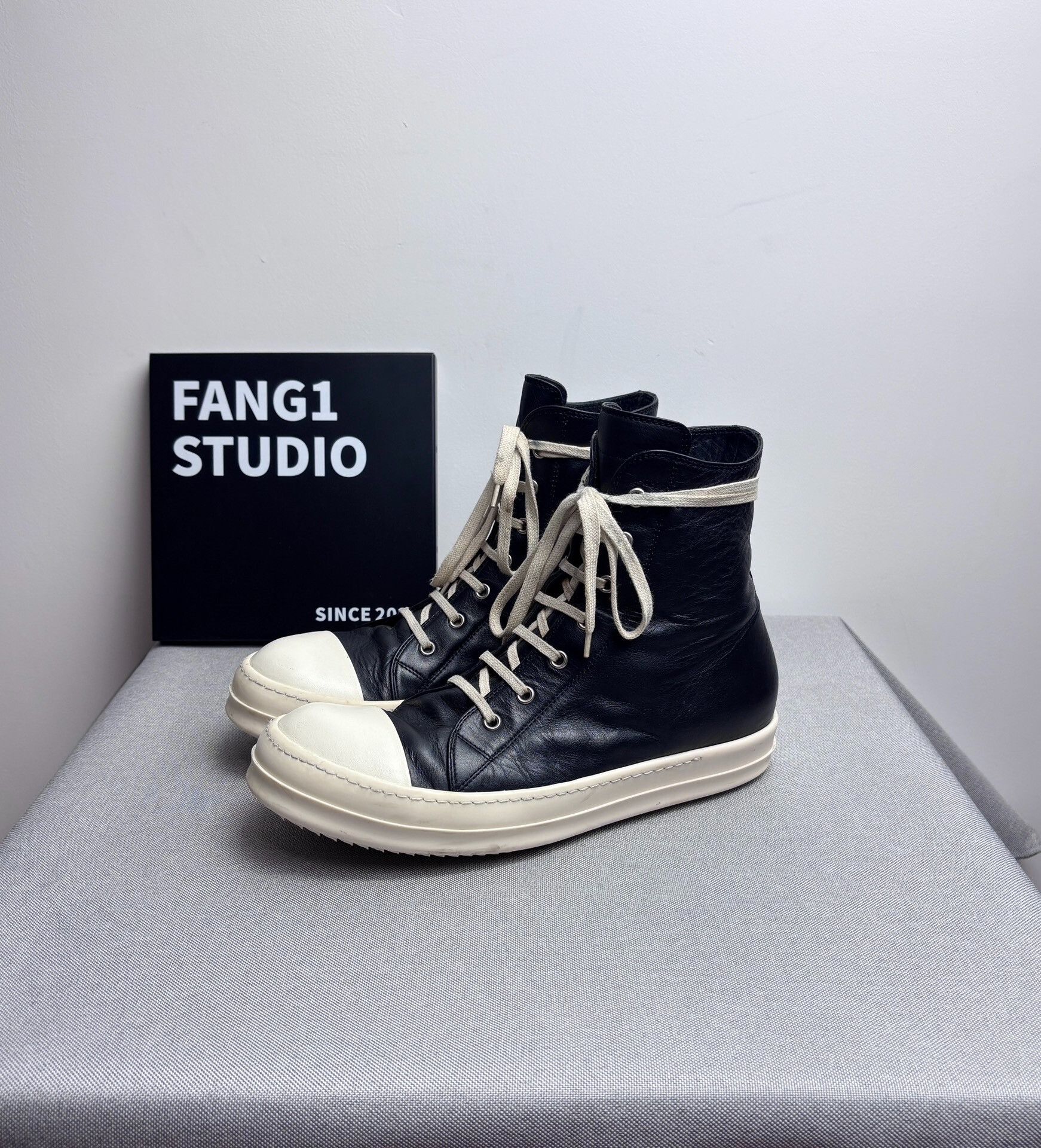 Rick Owens Rick Owens Leather Hitop Sneakers 9 Men Size US 9 / EU 42 - 1 Thumbnail