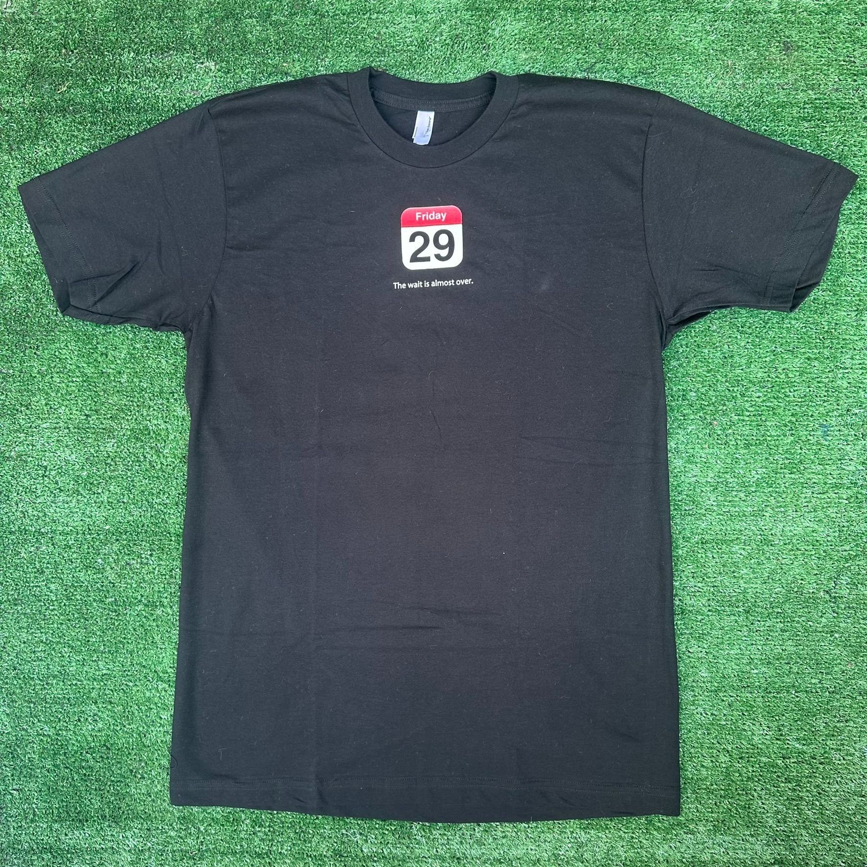 Apple Vintage Y2K Apple iPhone Release T-Shirt 2007 Black M Tech R Size US M / EU 48-50 / 2 - 1 Thumbnail