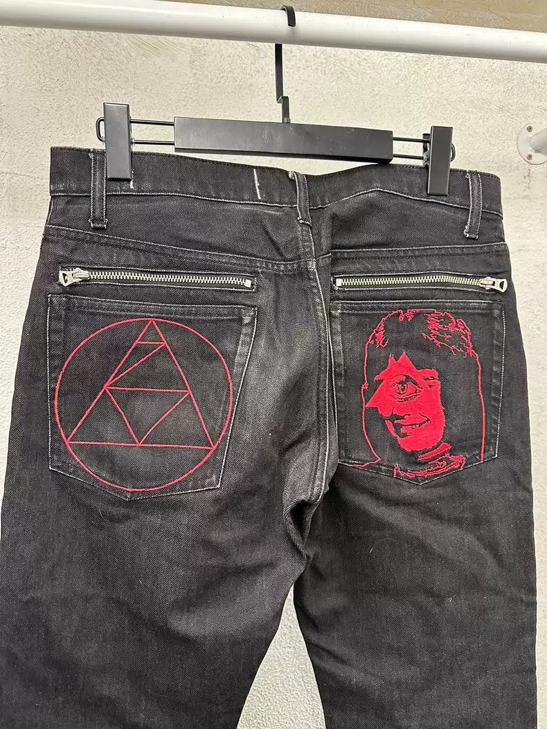 UNDERCOVER Embroidered Jeans zaming limited jeans