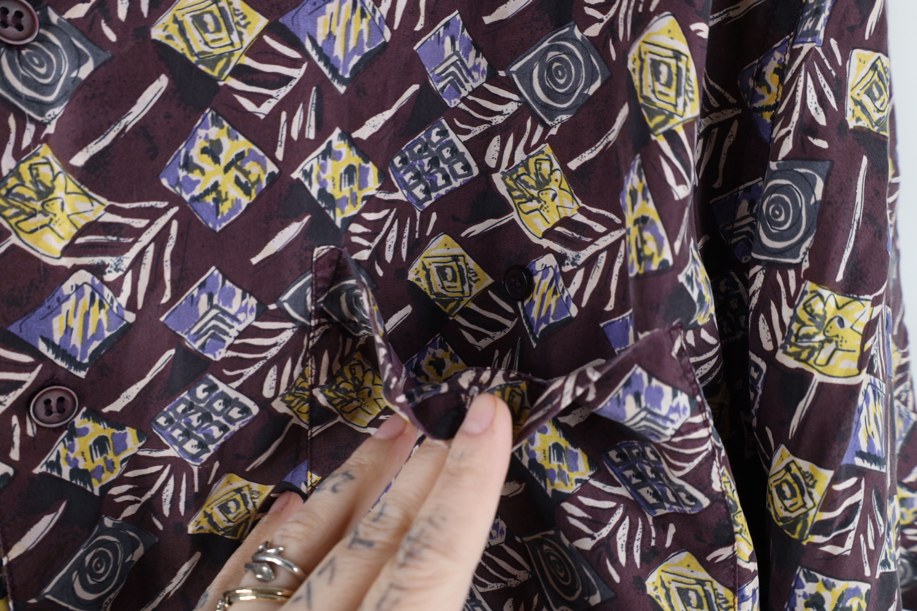 Vintage Vintage 90s Streetwear Flower Silk Band Collar Button Shirt Size US XL / EU 56 / 4 - 5 Thumbnail
