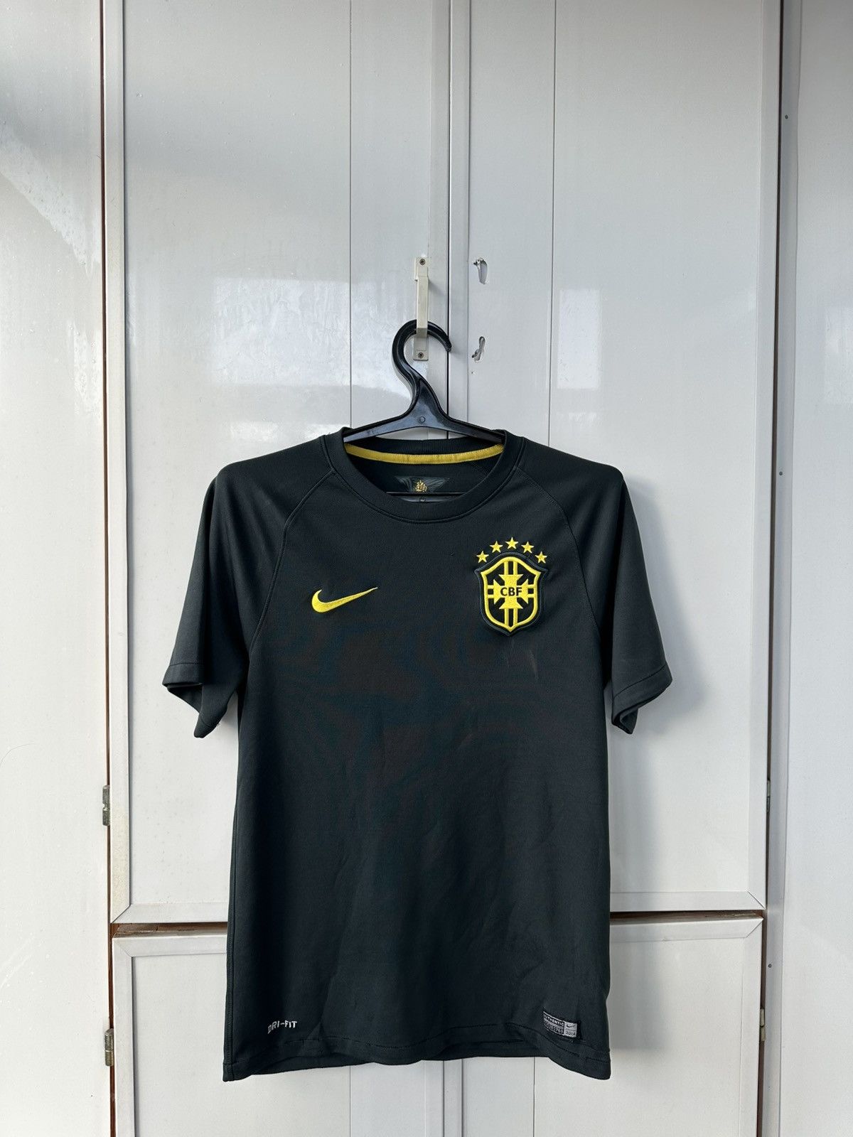 Nike Vintage Nike Brazil 2014 CBF Y2K Jersey Size US S / EU 44-46 / 1 - 1 Thumbnail