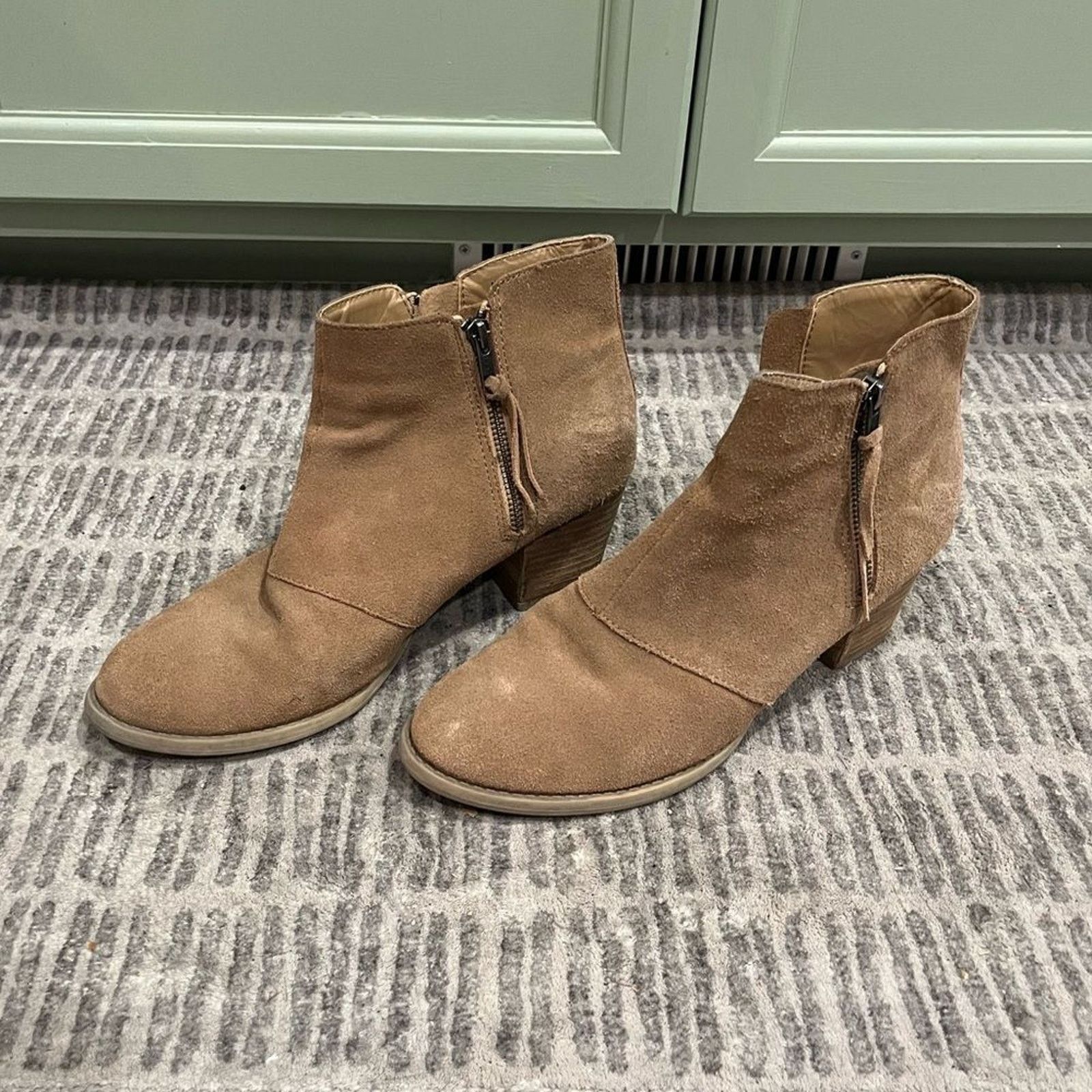 American Eagle Outfitters American Eagle Outfitters Bootie Suede Leather Tan Size 10 Size US 10 / IT 40 - 1 Thumbnail