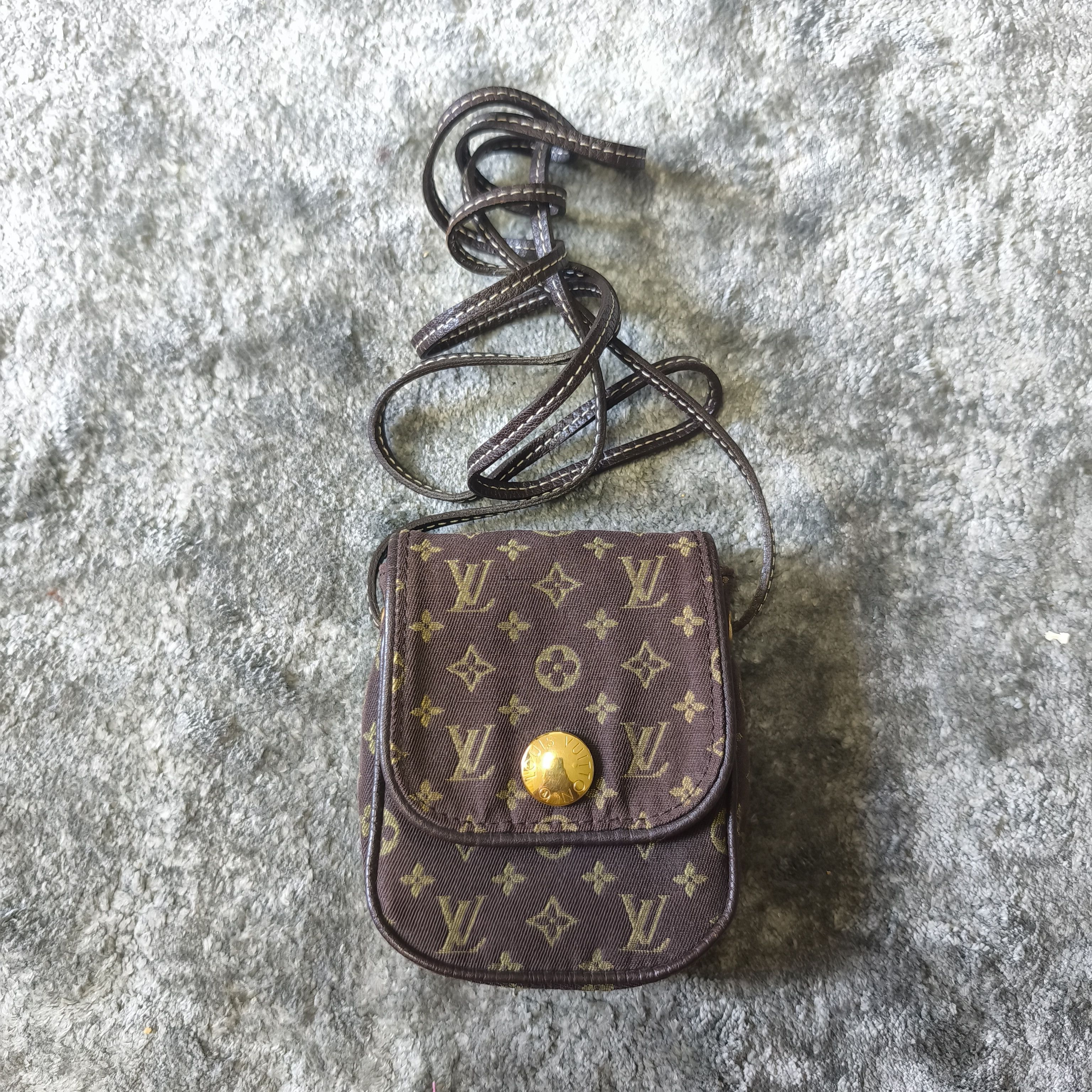 Louis Vuitton Louis Vuitton Mini Lin Pochette Cancun Bag Size ONE SIZE - 11 Thumbnail