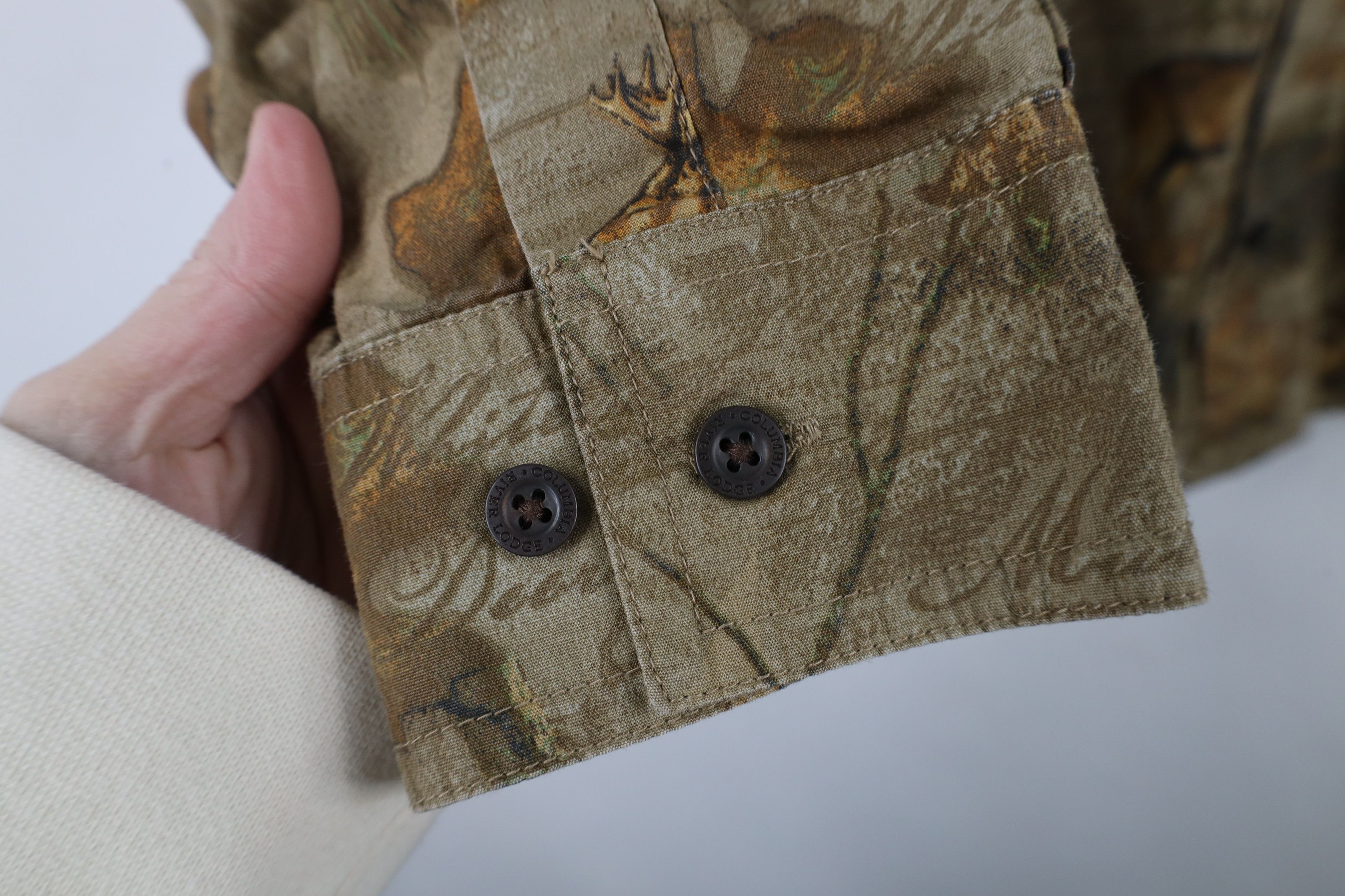 Columbia × Vintage Vintage Columbia Deer Buck All Over Print Button Down Shirt Size US M / EU 48-50 / 2 - 6 Thumbnail