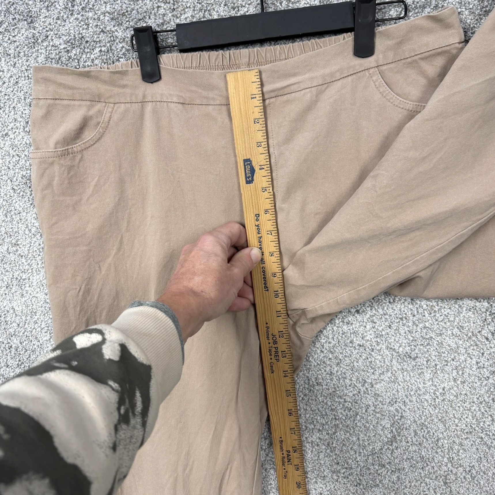 Vintage Isaac Mizrahi Live! Capri Pants Womens 18W Capri Pants Beige Twill Stretch Pockets Elastic Waist Pull On Casual plus size Size 40" / US 18 - 5 Thumbnail