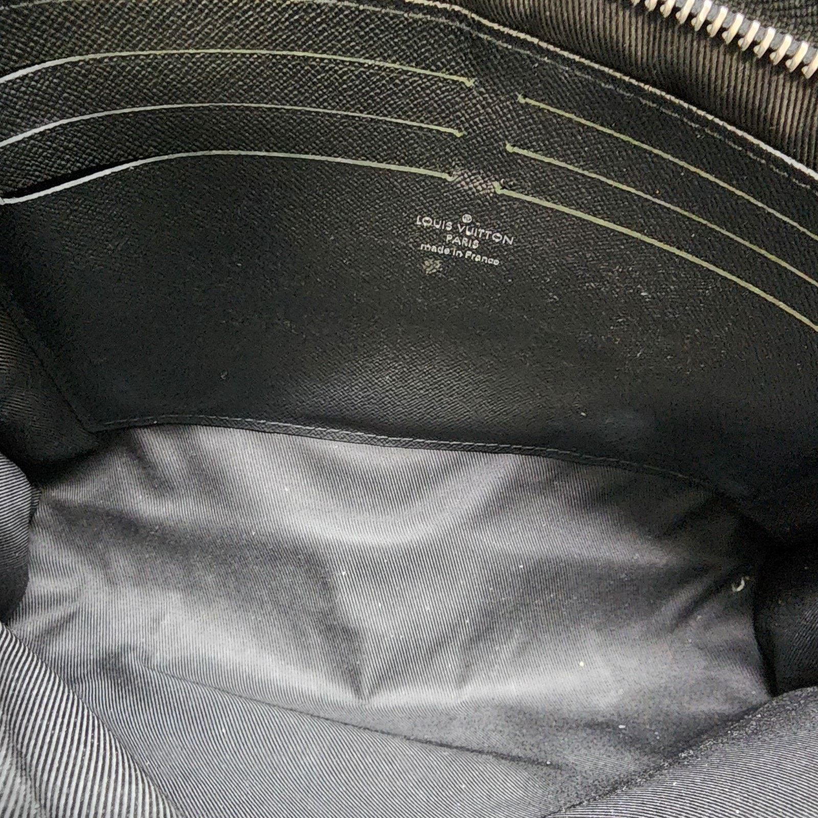 Louis Vuitton Pochette Voyage Pouch MM Clutch Taiga Leather Black Size ONE SIZE - 6 Thumbnail