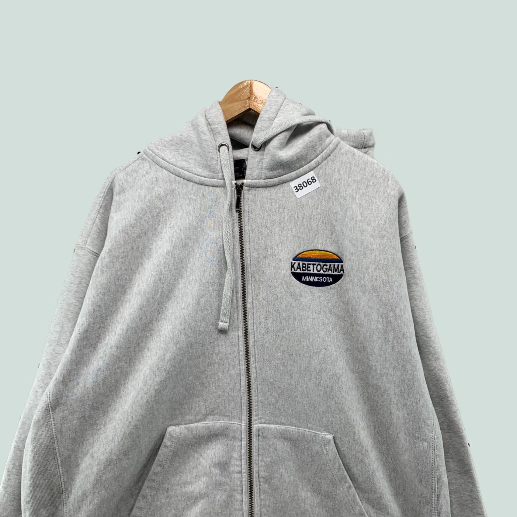 Vintage VINTAGE Kabetogama Minnesota Hoodie Zip Sweatshirt Mens XL Gray Heavyweight Champion Reverse Weave Outdoor 26x28 Mens Size US XL / EU 56 / 4 - 1 Thumbnail