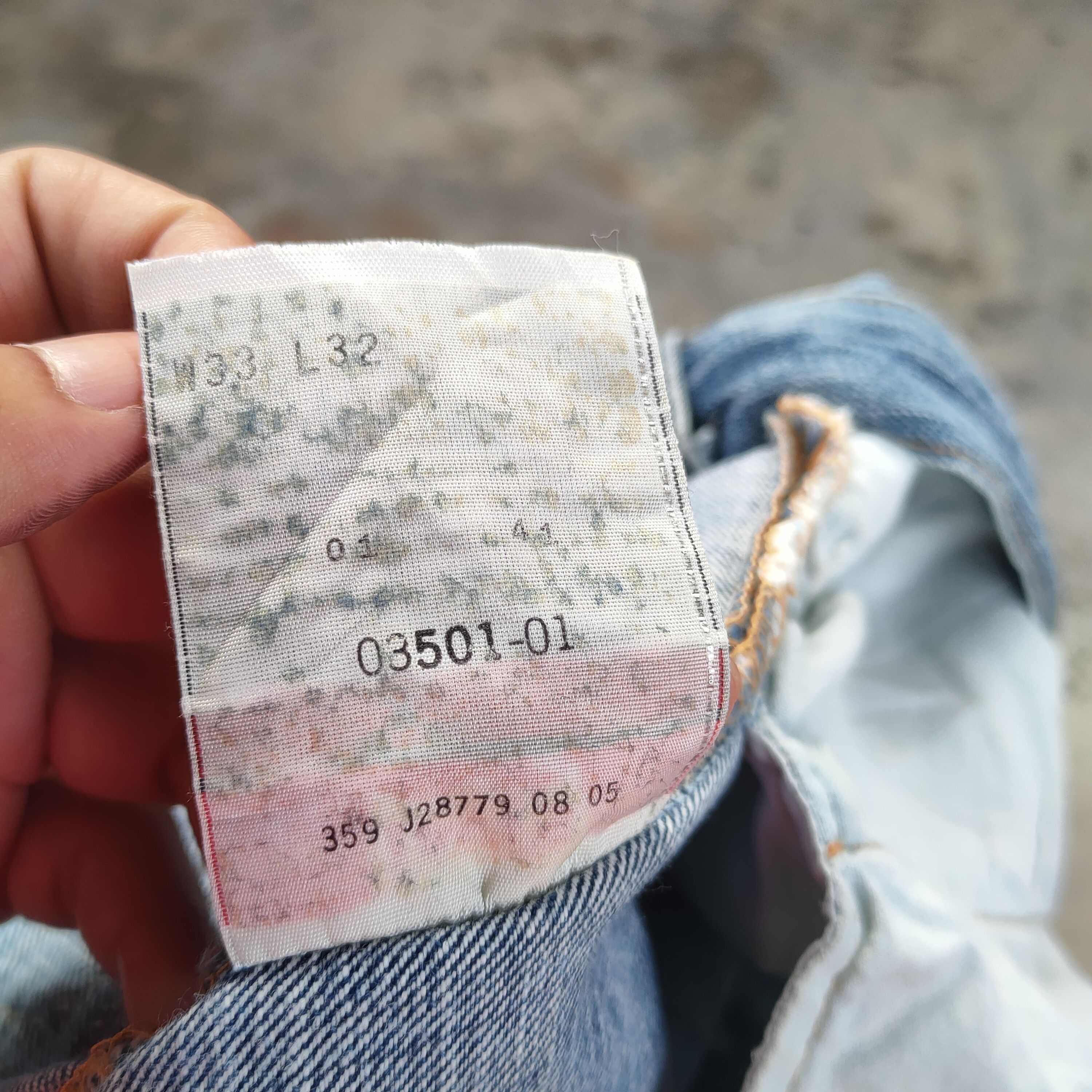 Levi's Vintage Clothing VINTAGE LEVI'S 501 FADED DISTRESSED DENIM JEAN PANTS Size US 33 - 13 Thumbnail