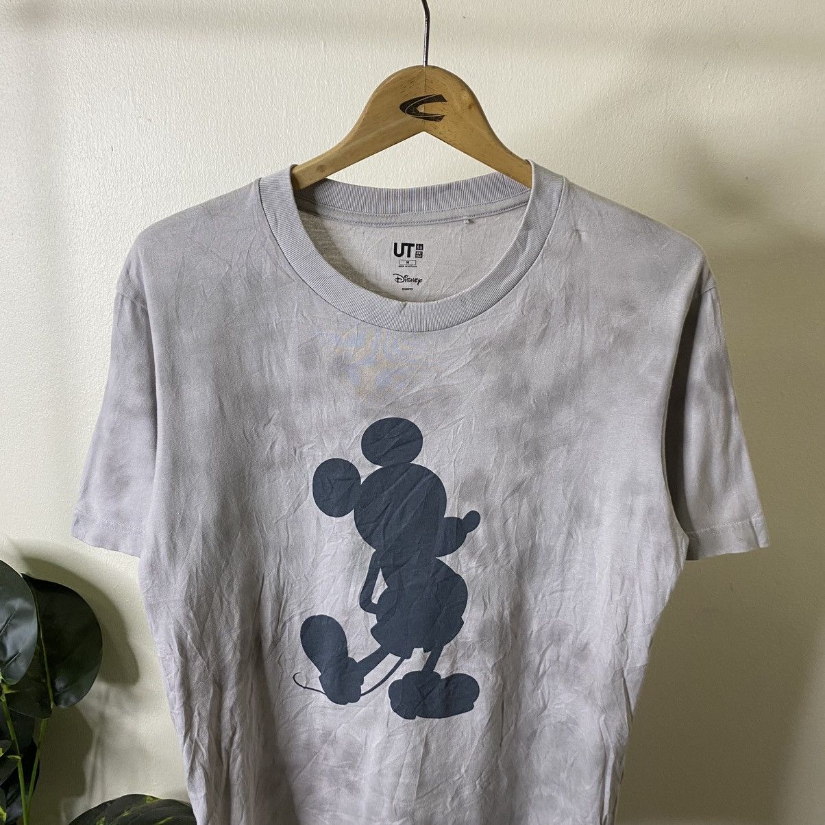 Mickey Mouse Uniqlo UT x Disney Mickey Mouse Tie Dye Collaboration Tshirt Size US M / EU 48-50 / 2 - 2 Thumbnail