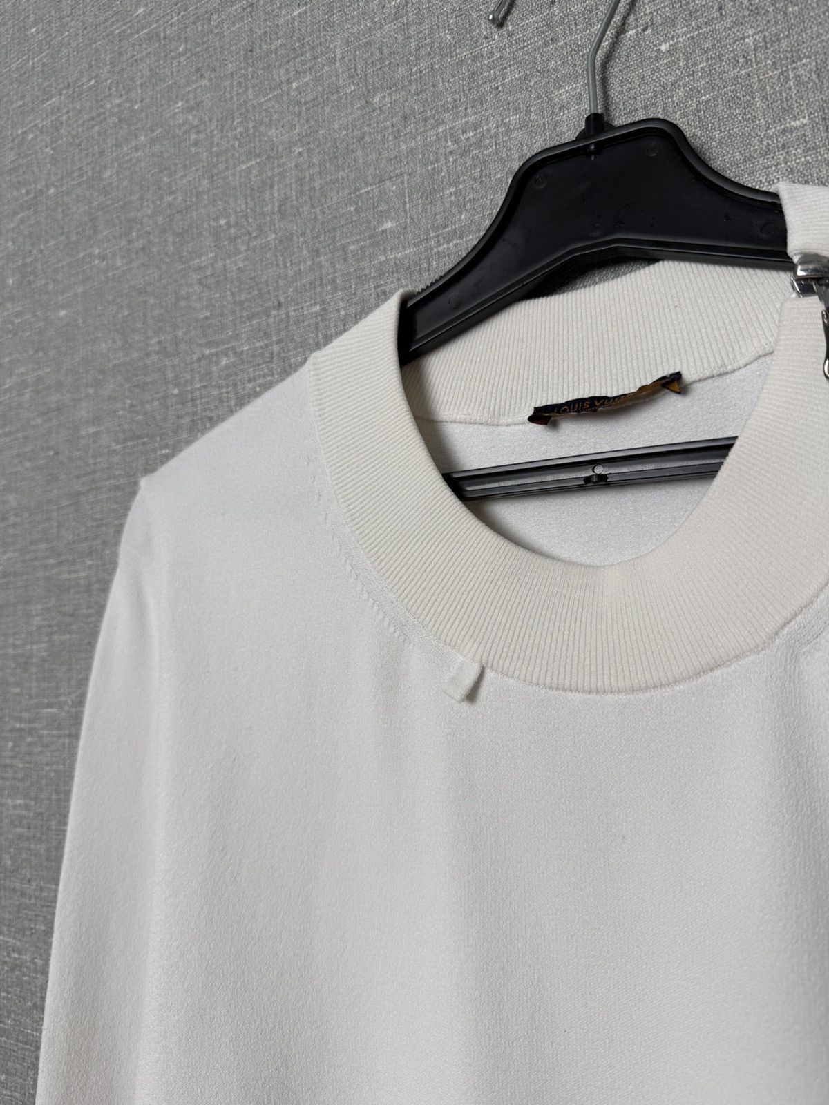 Louis Vuitton Louis Vuitton Uniforms Sweater White With Shoulder Zipper Size M / US 6-8 / IT 42-44 - 4 Thumbnail