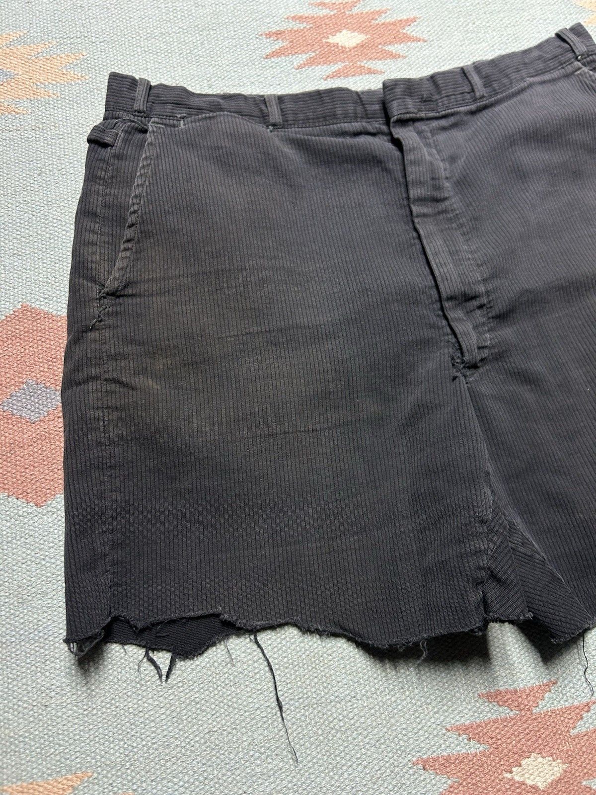 Vintage Vintage 50s black pique shorts cut off side cinch buckle 34 Size US 34 / EU 50 - 3 Thumbnail