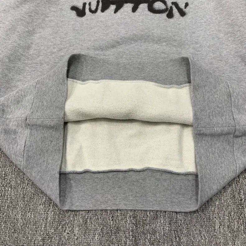 Louis Vuitton Louis Vuitton Grey Neon Portrait Hoodie Size US XL / EU 56 / 4 - 9 Thumbnail