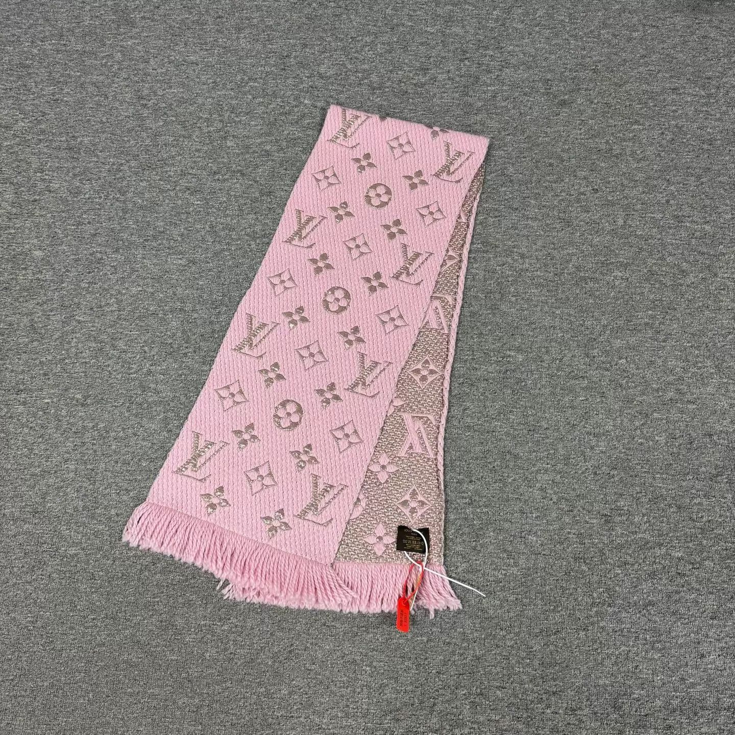 Louis Vuitton LV Pink Monogram Silver Thread Wool Scarf 99 New Size ONE SIZE - 2 Thumbnail