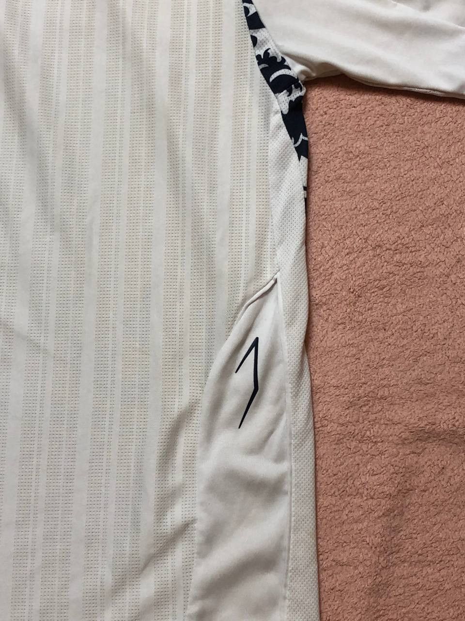 Umbro Umbro Streetwear T-Shirt Y2K Vintage Size US M / EU 48-50 / 2 - 21 Thumbnail