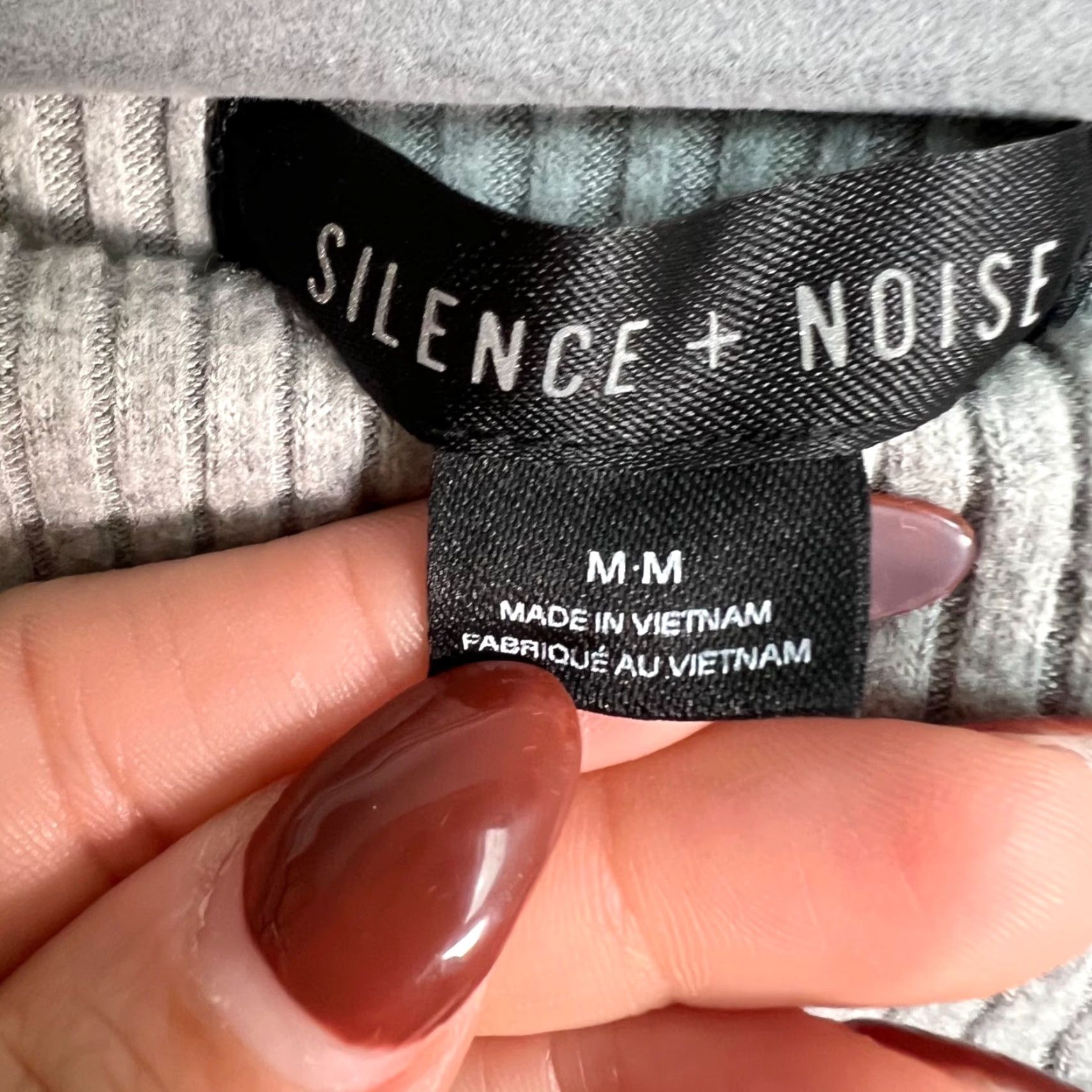 Vintage Silence + Noise Top Womens Medium Off-Shoulder Knit Gray Ribbed Rayon Blend Shirt Size M / US 6-8 / IT 42-44 - 3 Thumbnail