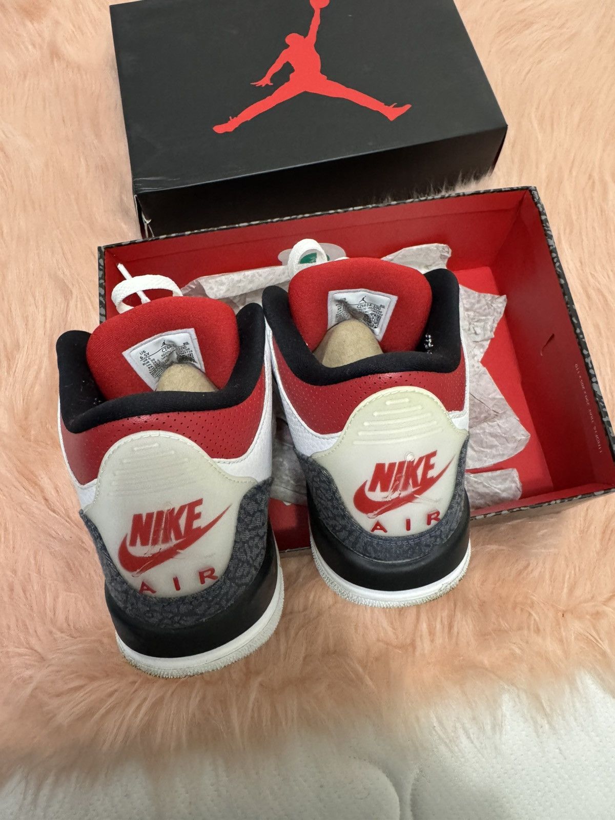 Jordan Brand Air Jordan 3 Retro GS Fire Red Size US 6.5 / EU 39-40 - 4 Thumbnail