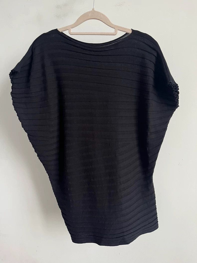 Issey Miyake Issey Miyake size:2 Black pleated short-sleeved shirt Size S / US 4 / IT 40 - 1 Thumbnail