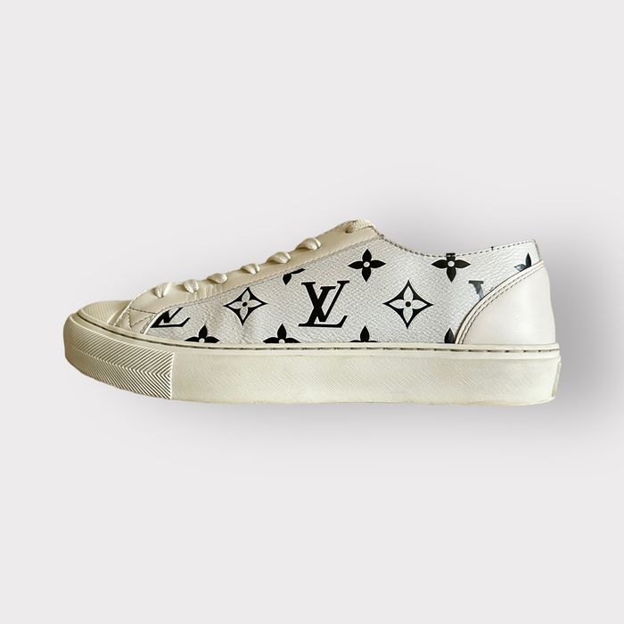 LOUIS VUITTON Leather Sneakers Size 7